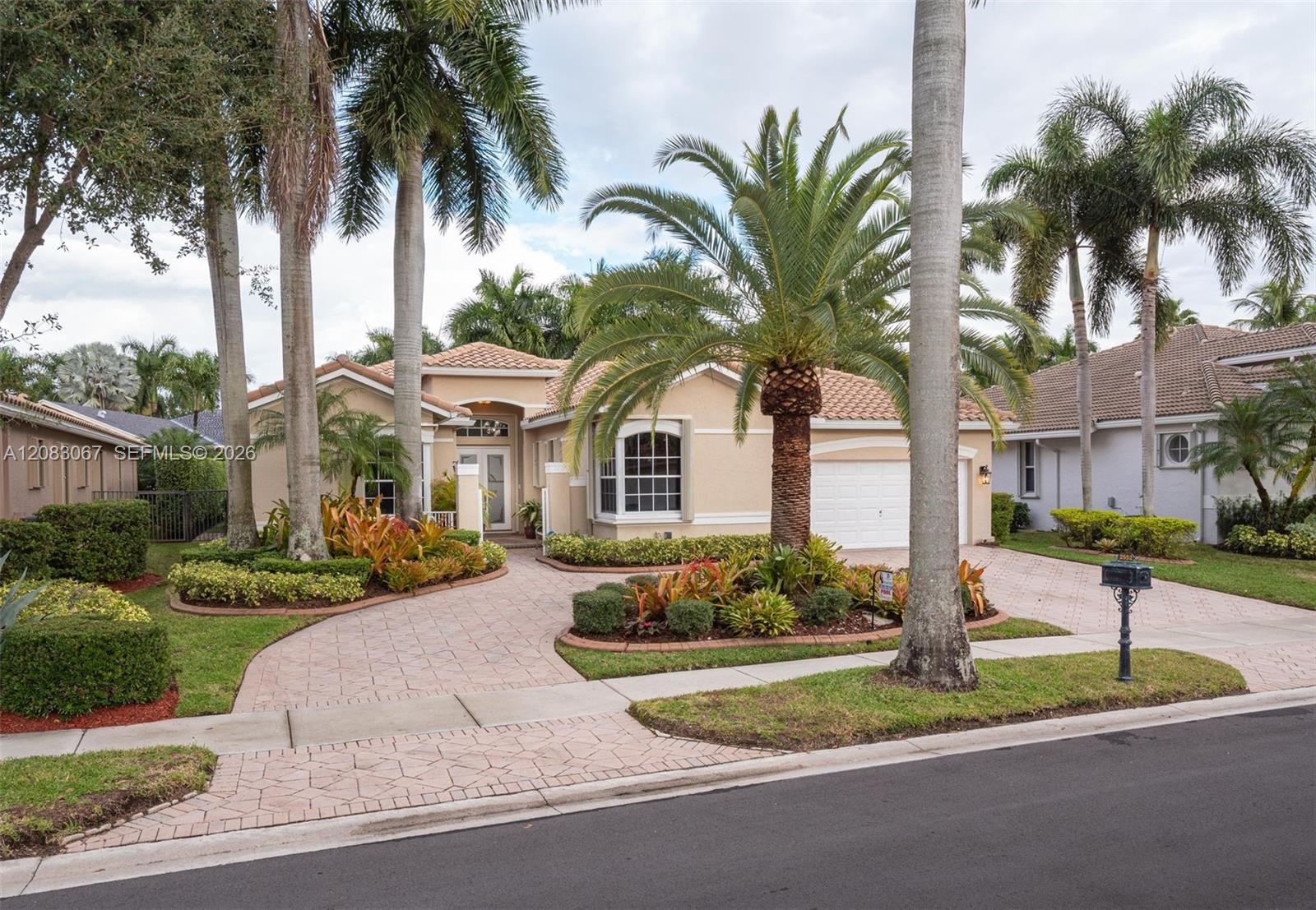 2552 Jardin Ln