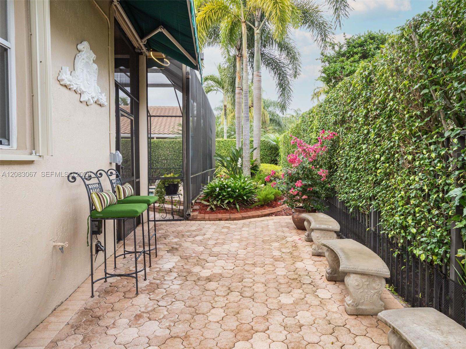 2552 Jardin Ln