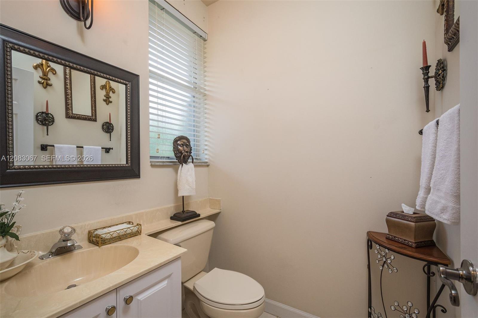 2552 Jardin Ln