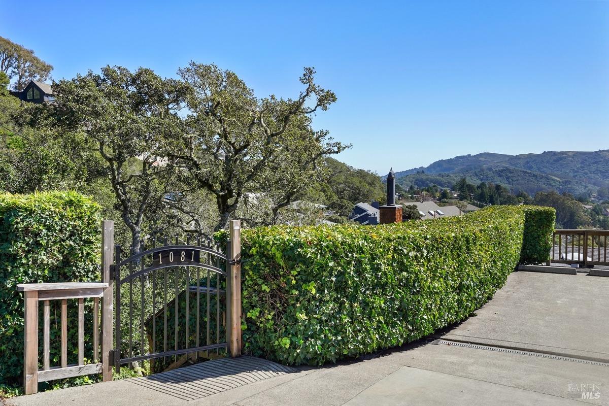 1081 West California Avenue