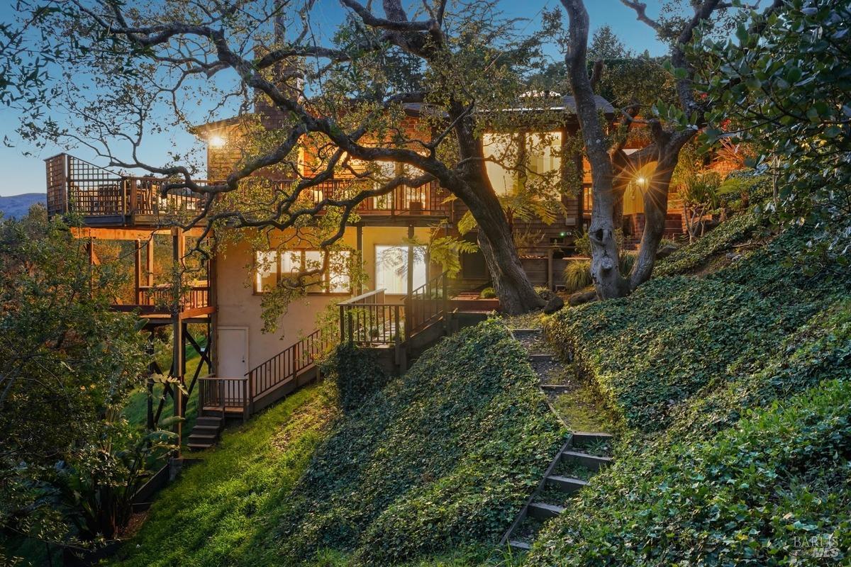 1081 West California Avenue