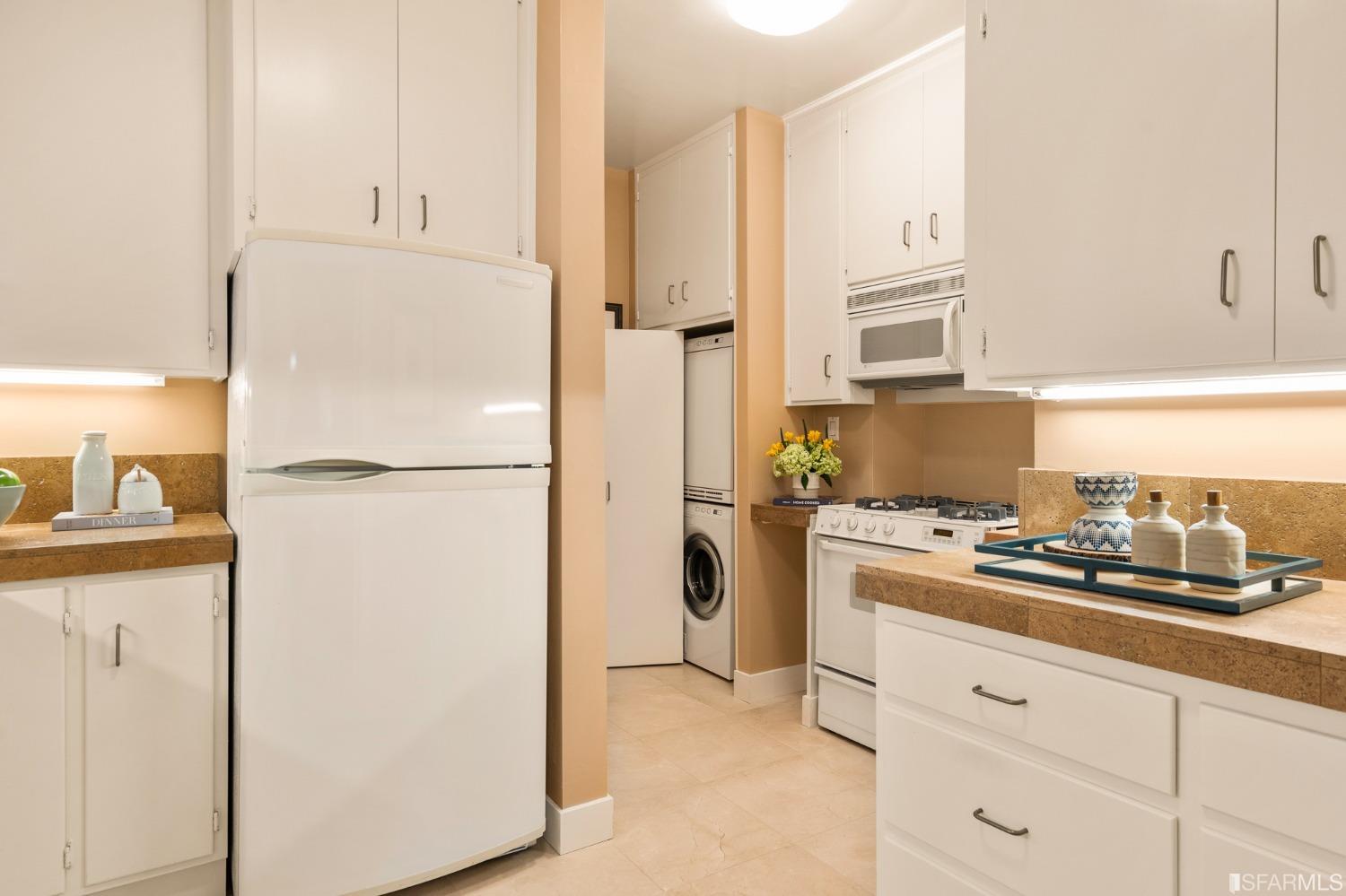 2945 Pacific Avenue # 4