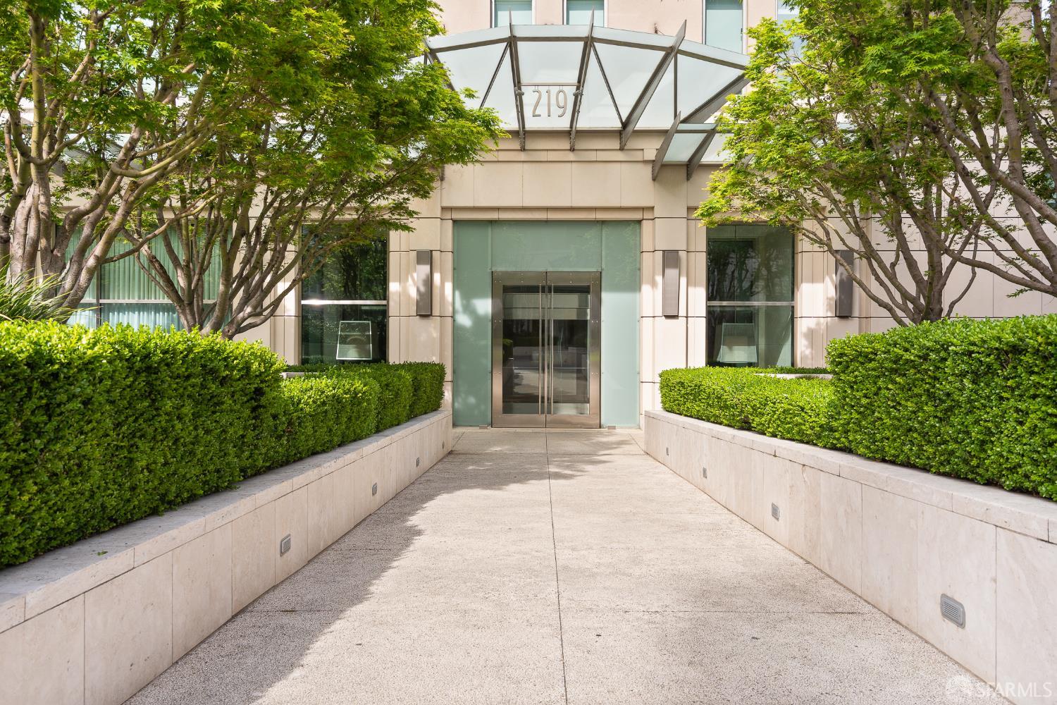 219 Brannan Street # 15A