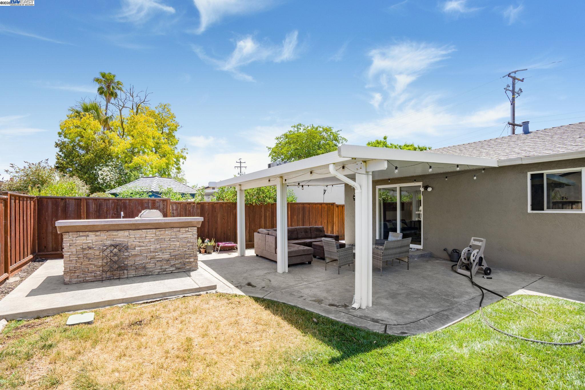 548 Sonoma Ave