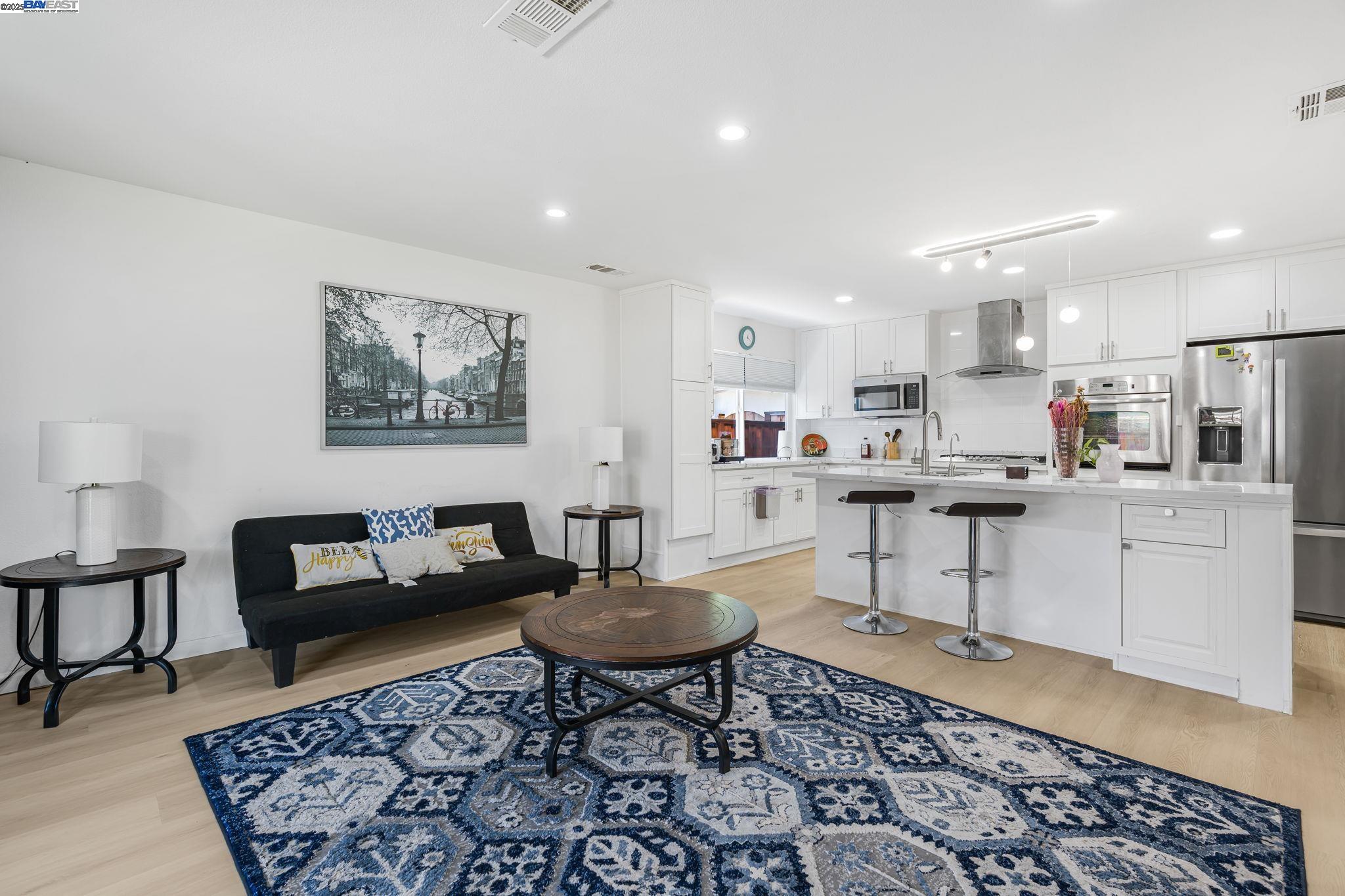 548 Sonoma Ave