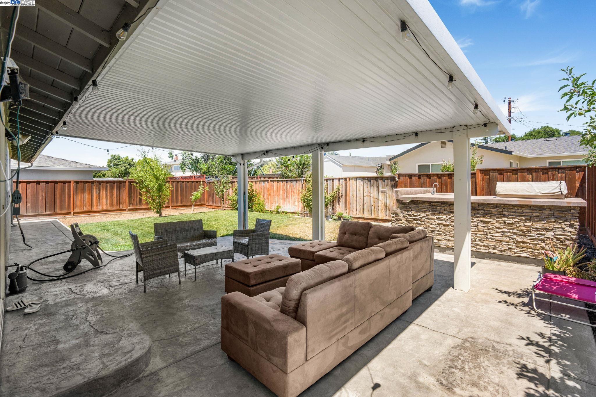 548 Sonoma Ave