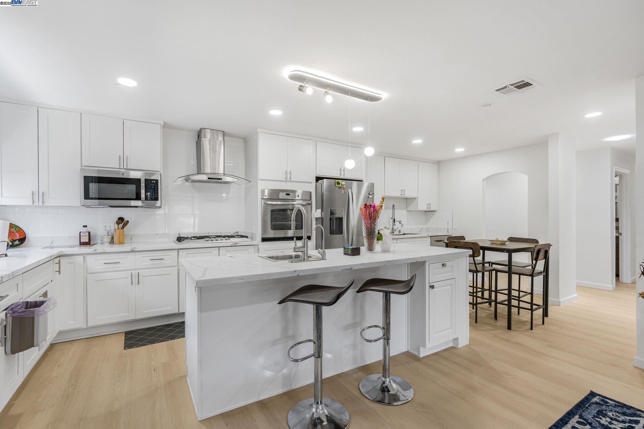 548 Sonoma Ave