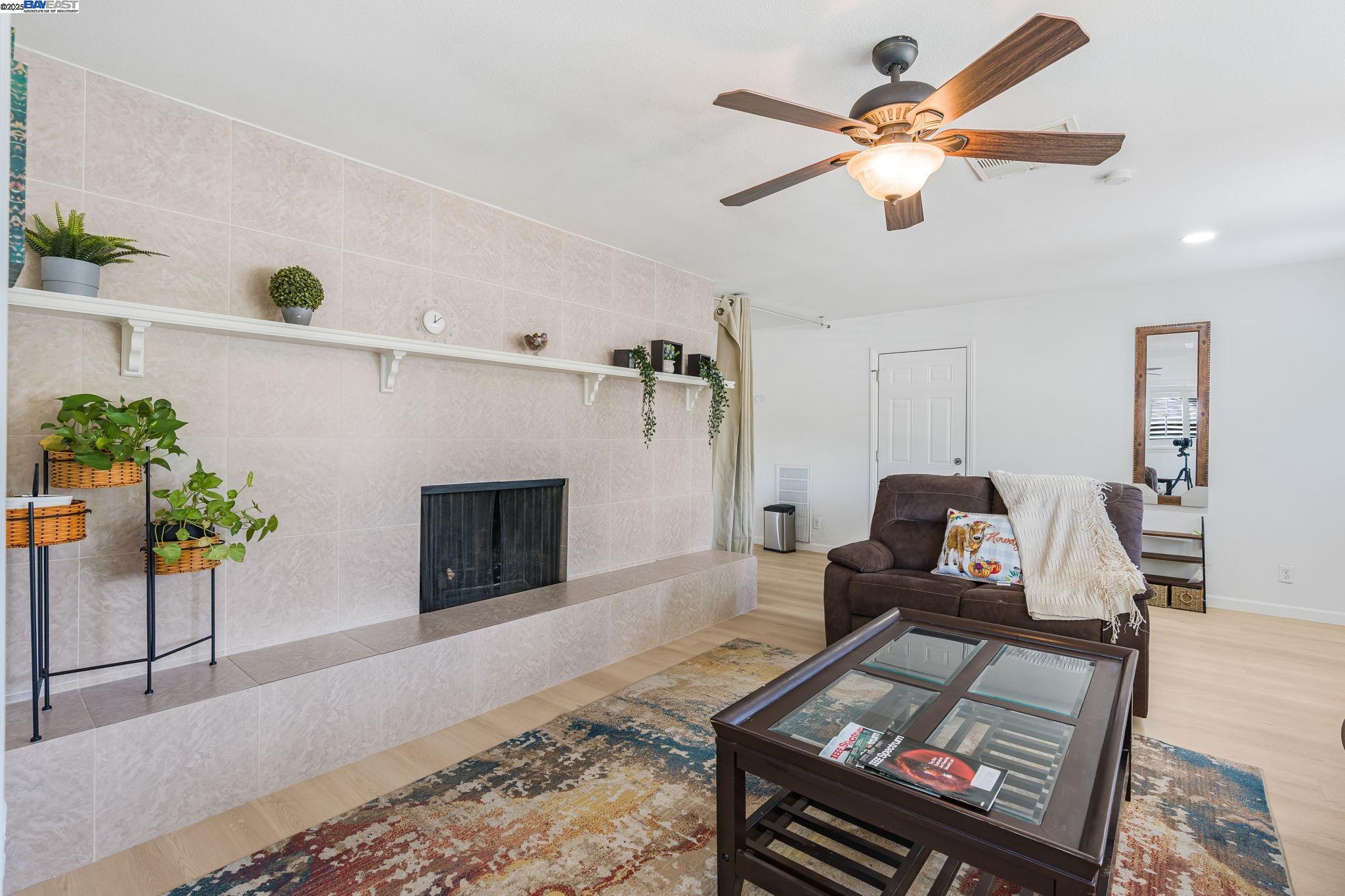 548 Sonoma Ave
