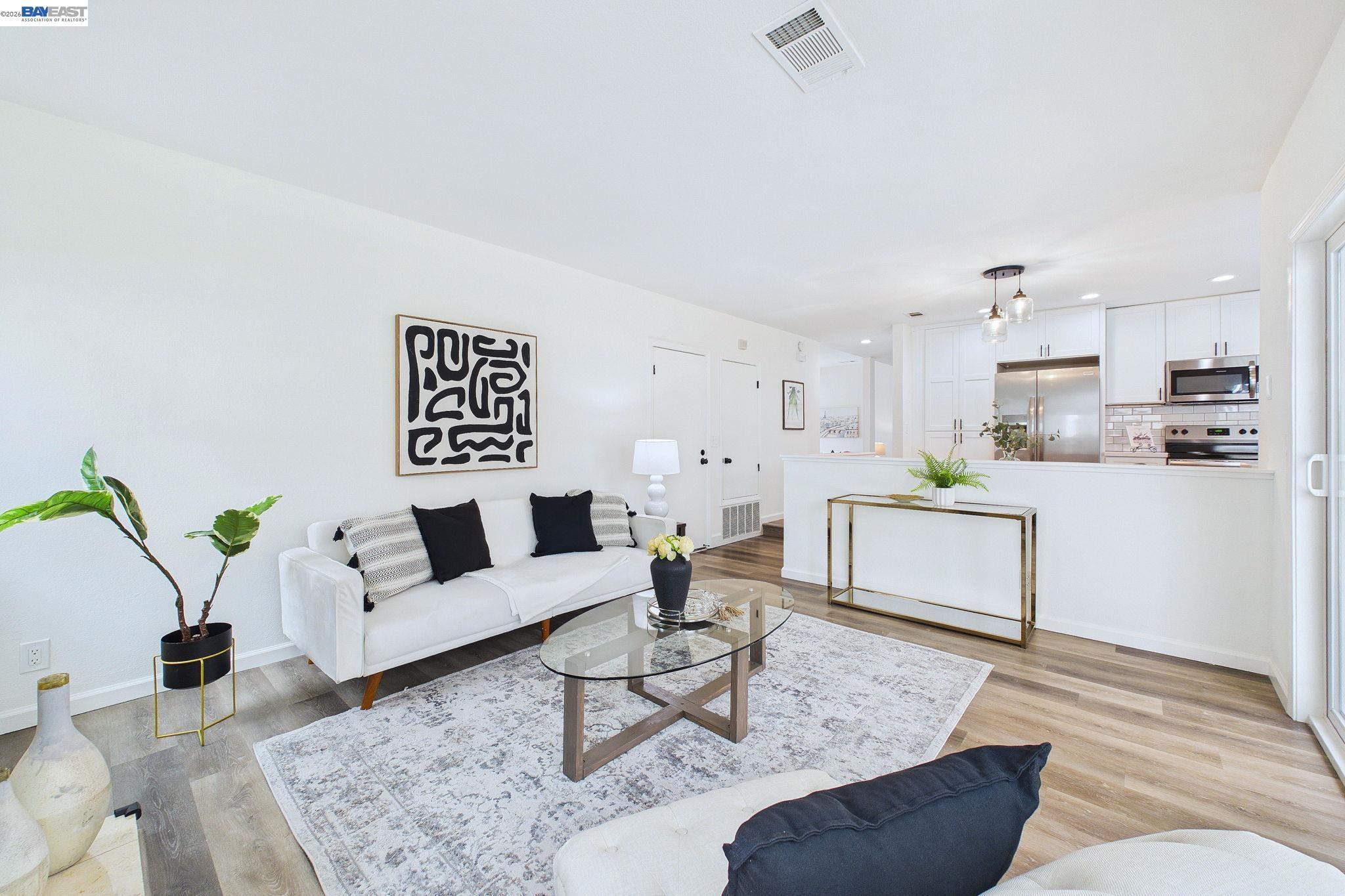 9953 Mangos Dr