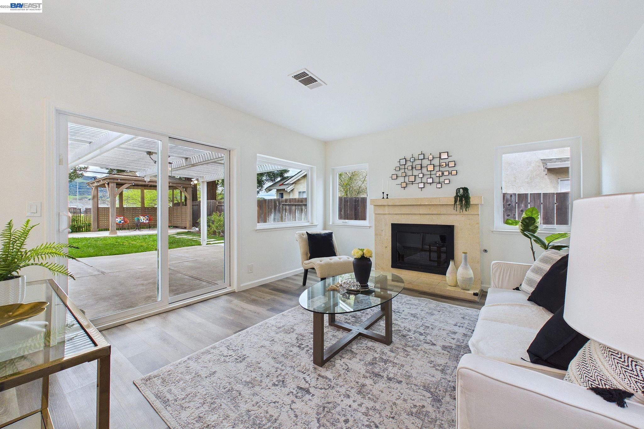 9953 Mangos Dr