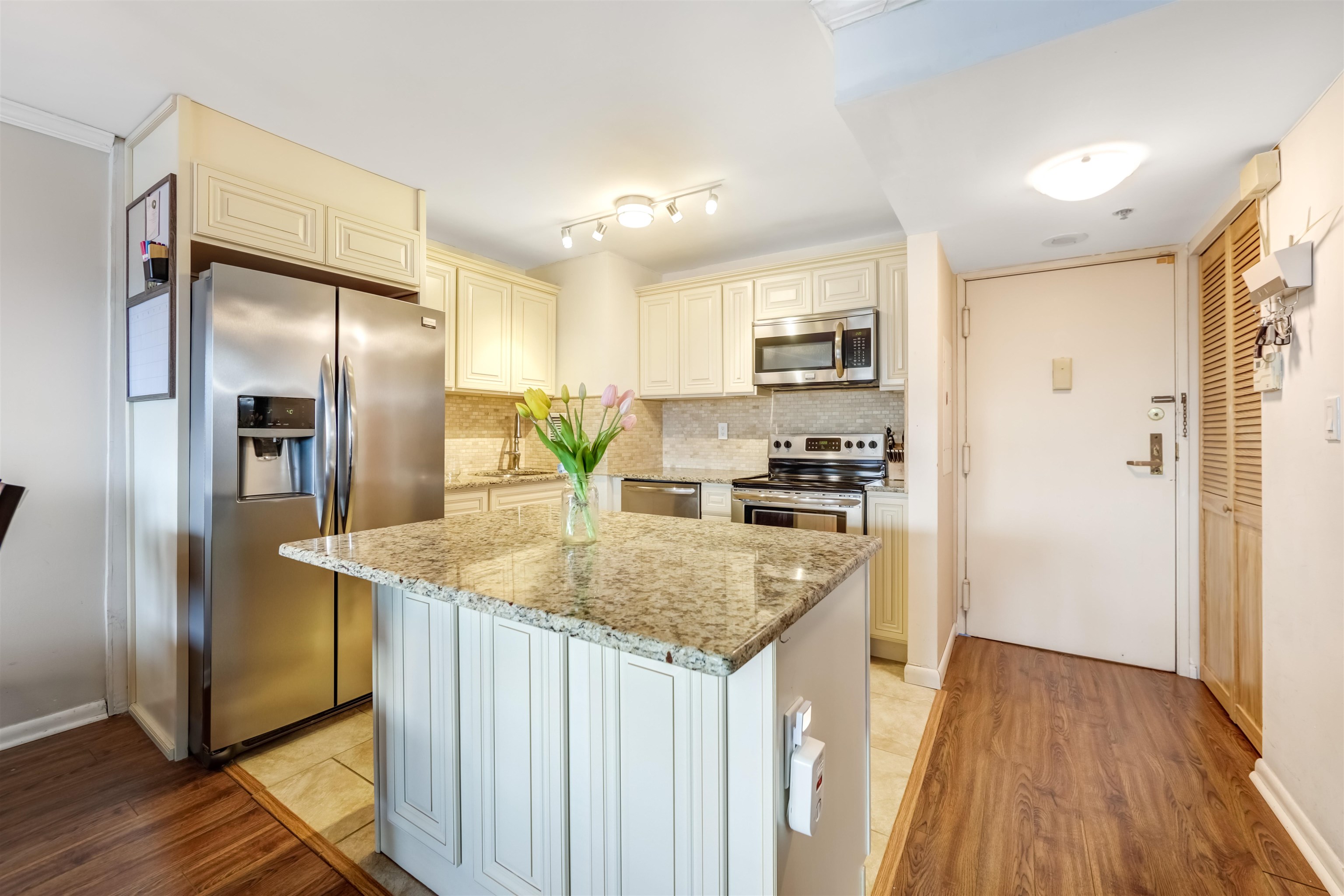 551 OBSERVER HIGHWAY Unit: 11H