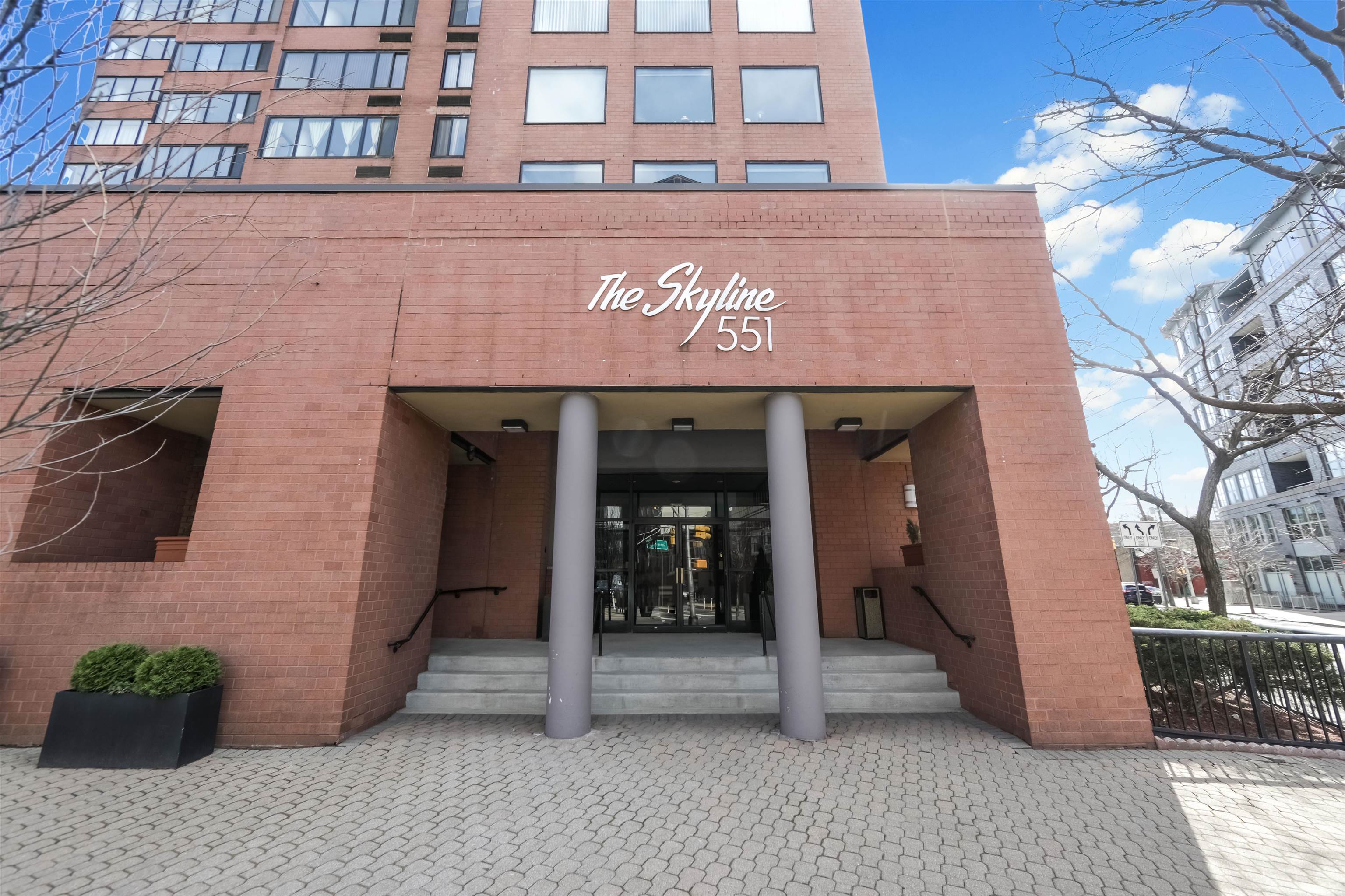 551 OBSERVER HIGHWAY Unit: 11H