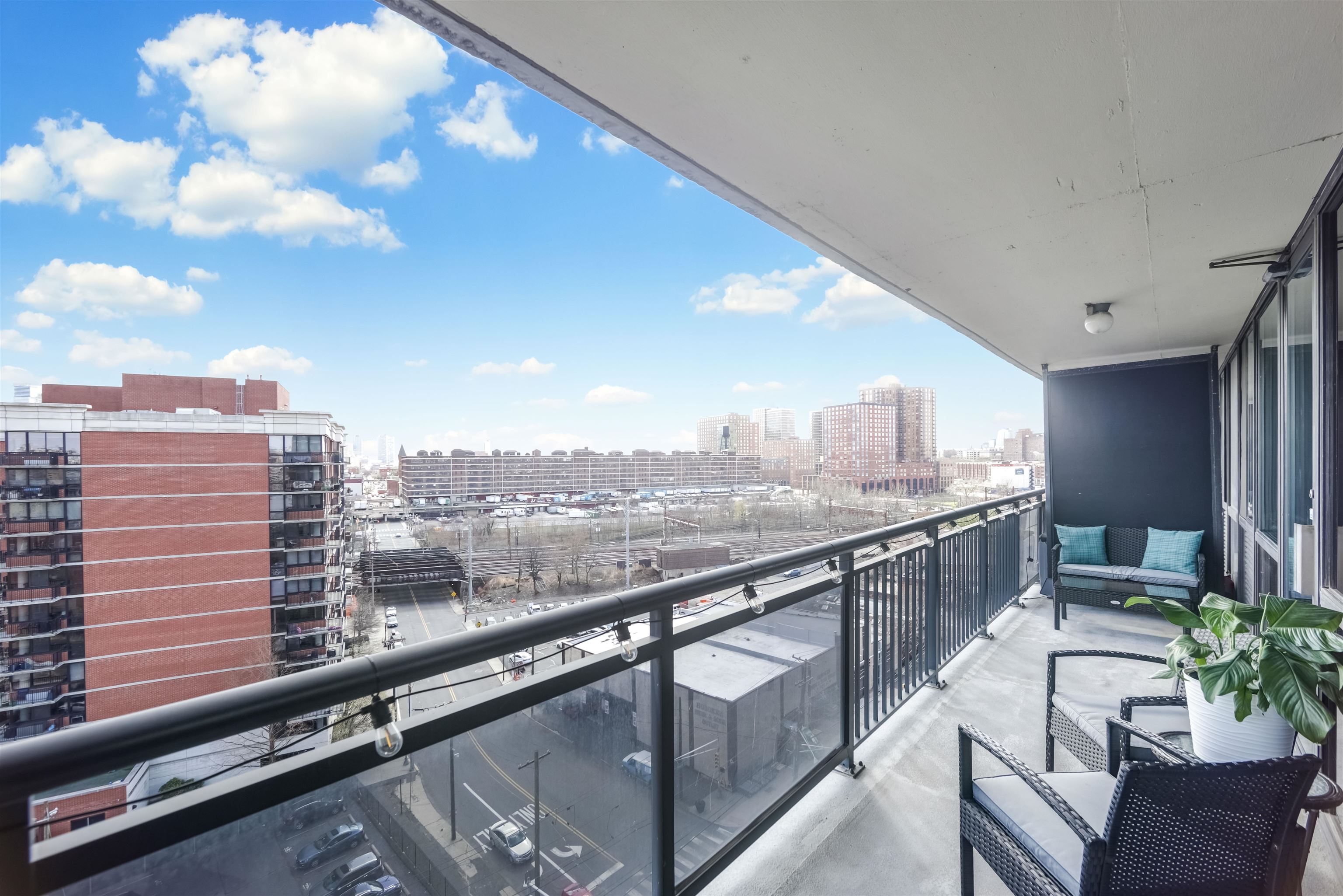 551 OBSERVER HIGHWAY Unit: 11H