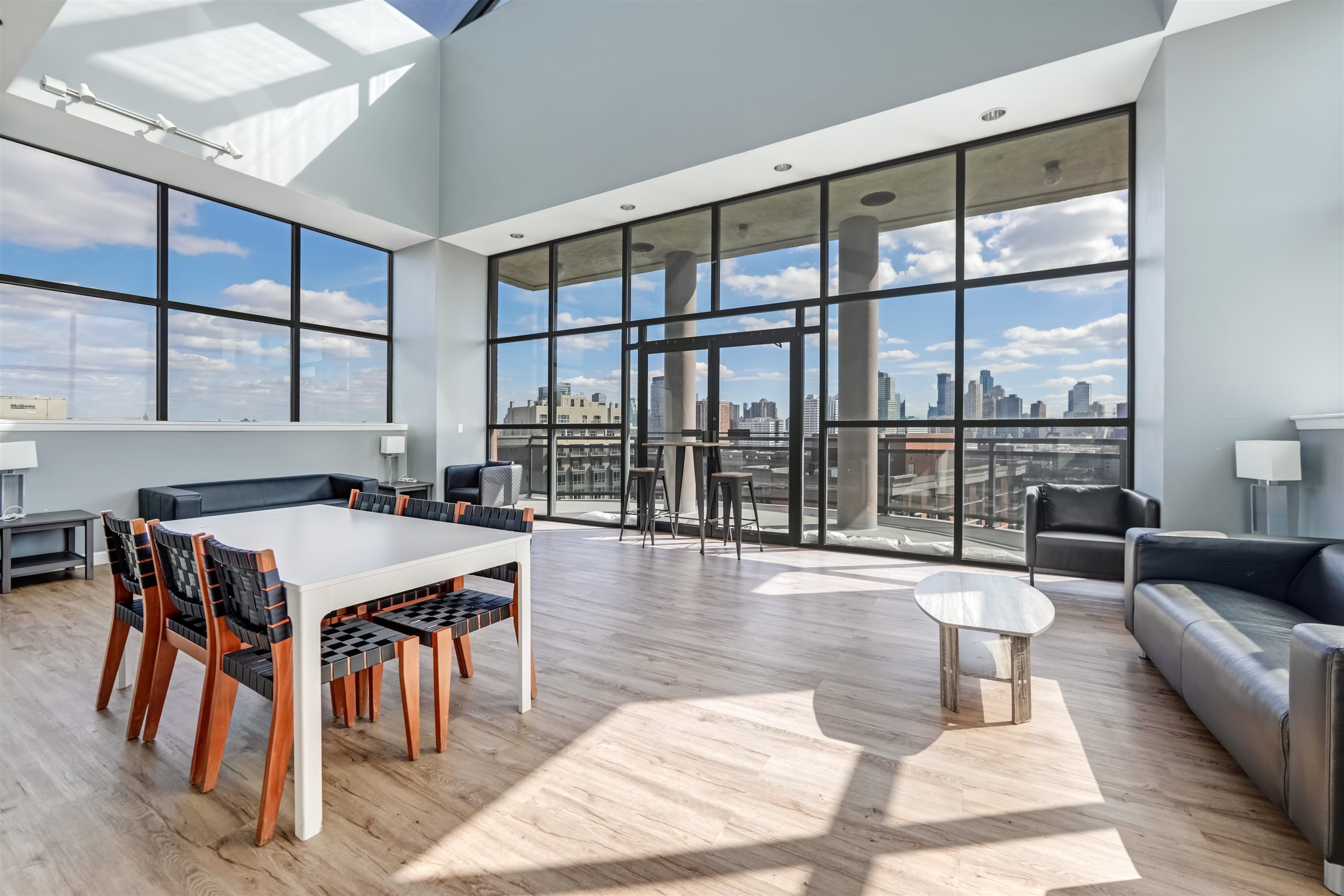 551 OBSERVER HIGHWAY Unit: 11H