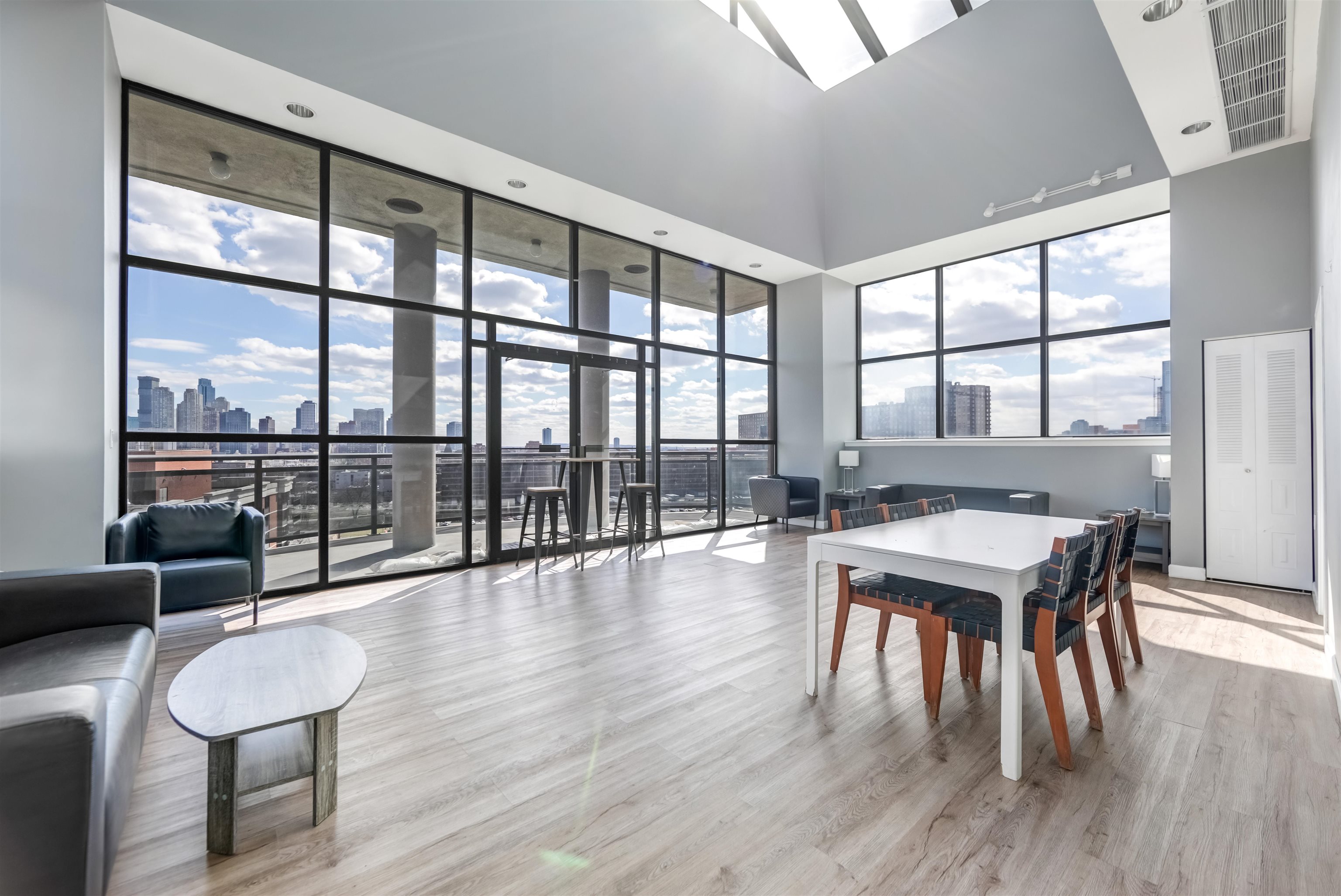 551 OBSERVER HIGHWAY Unit: 11H