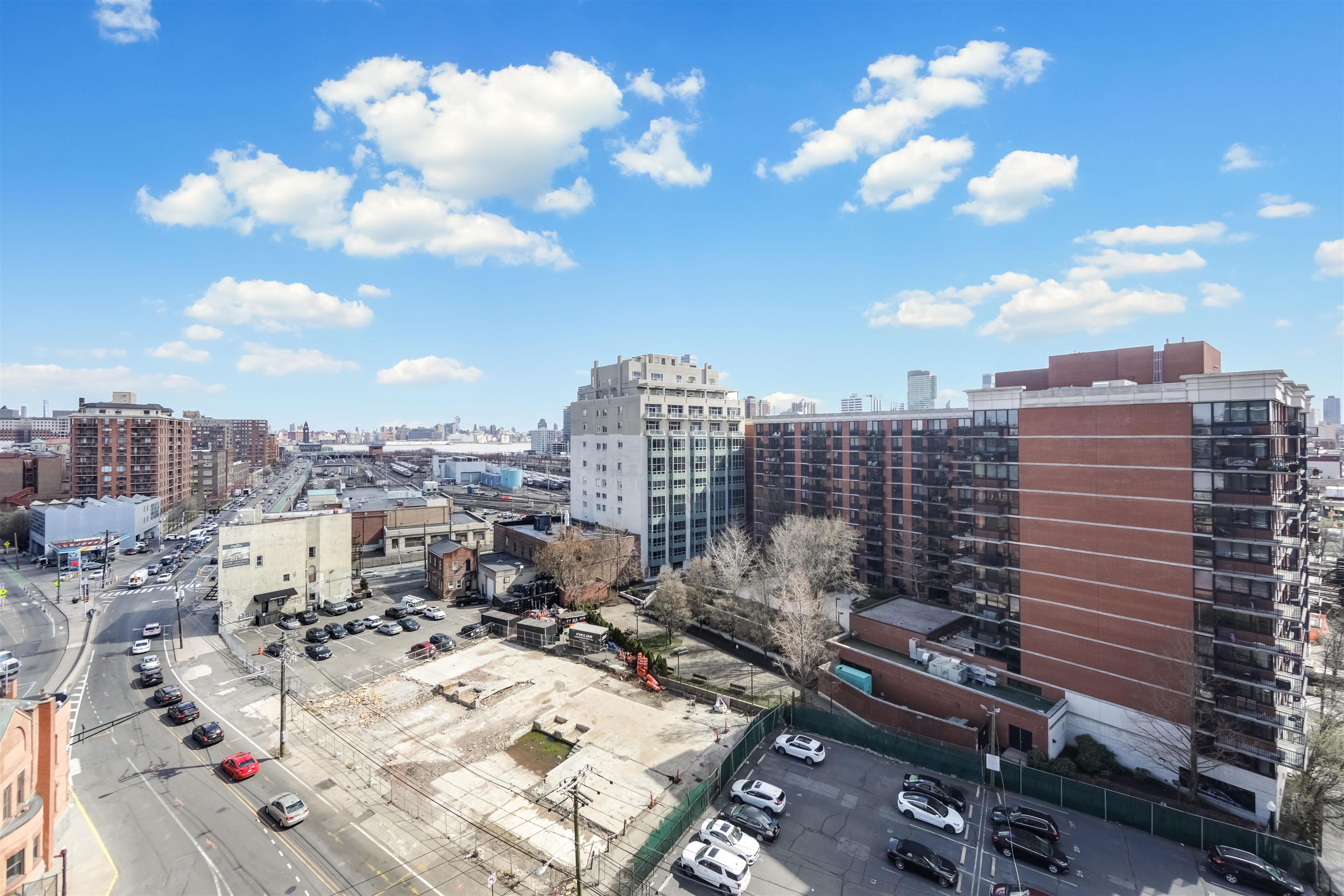 551 OBSERVER HIGHWAY Unit: 11H