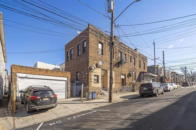 245 LIBERTY AVE Unit: 1