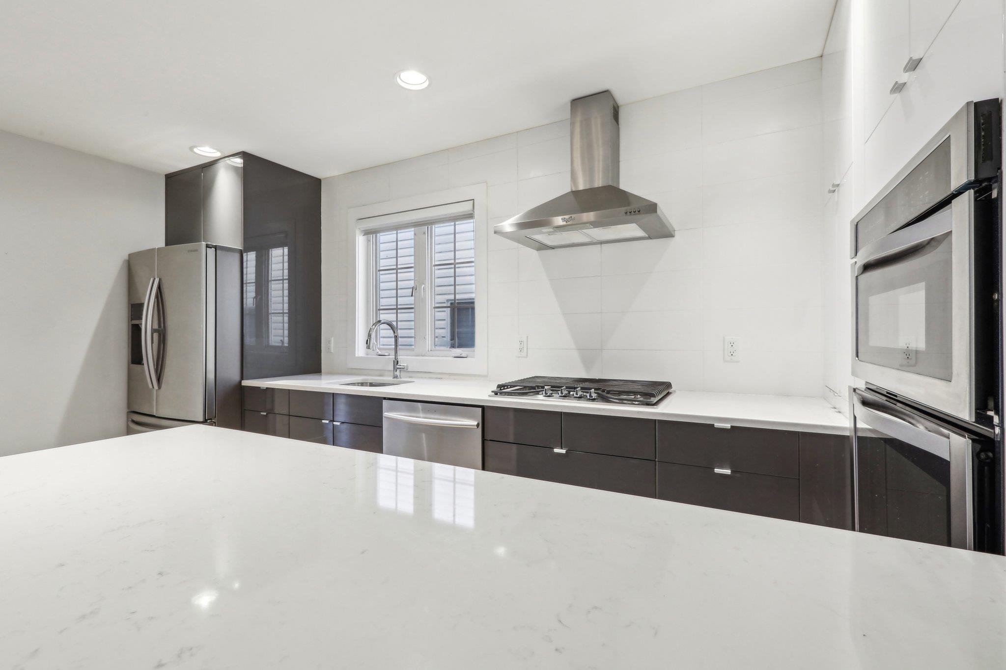 59 71ST ST Unit: 1
