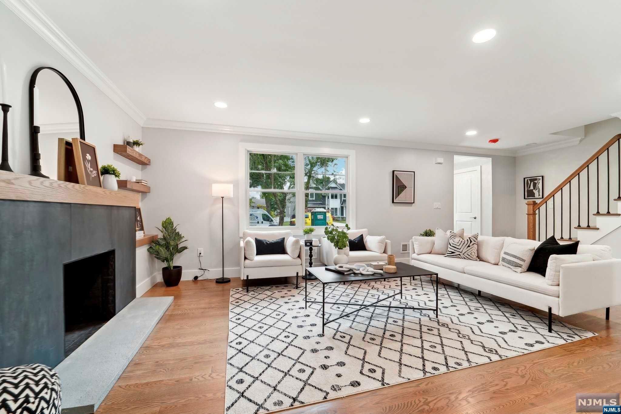 29 Waldron Avenue
