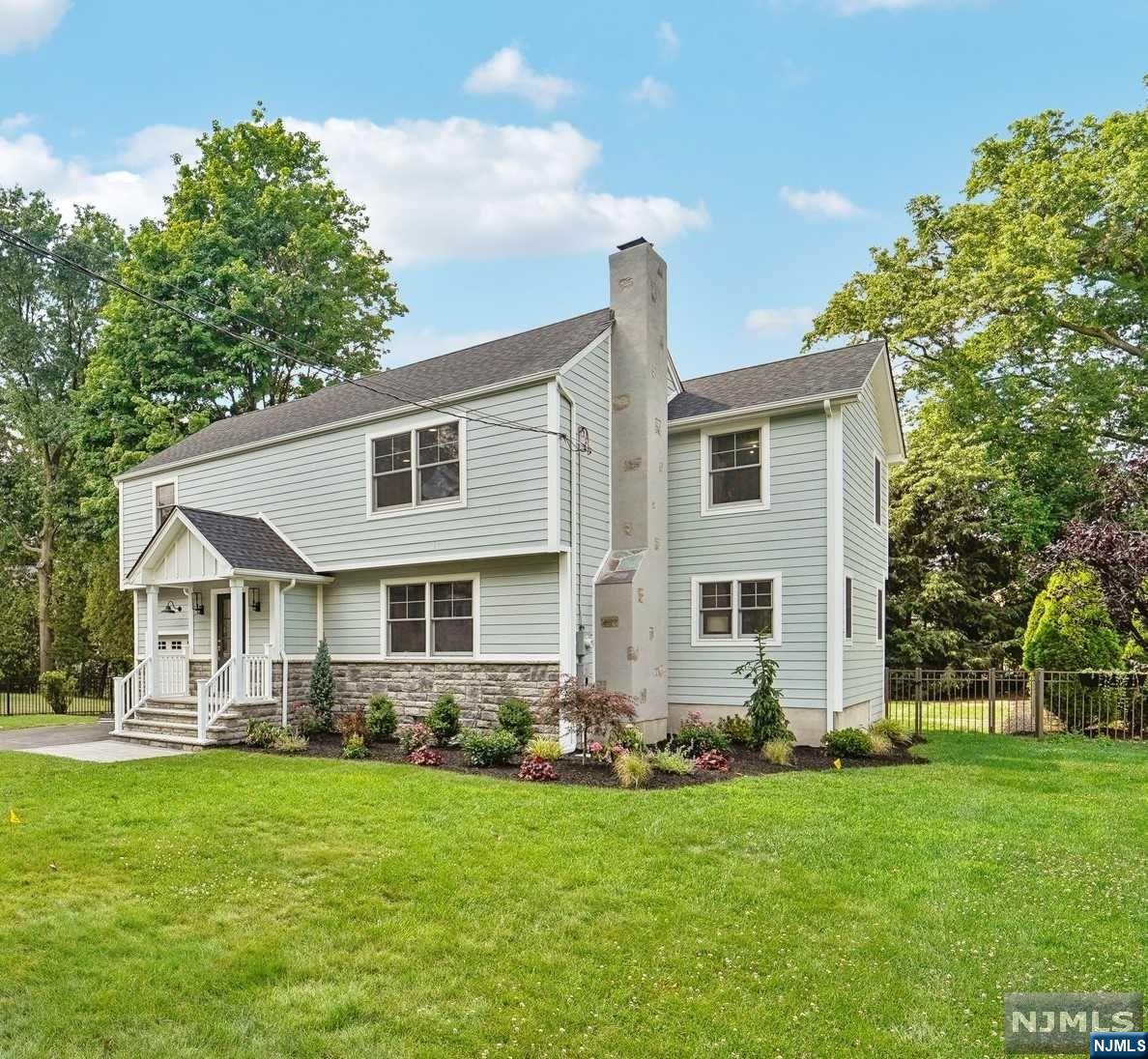 29 Waldron Avenue