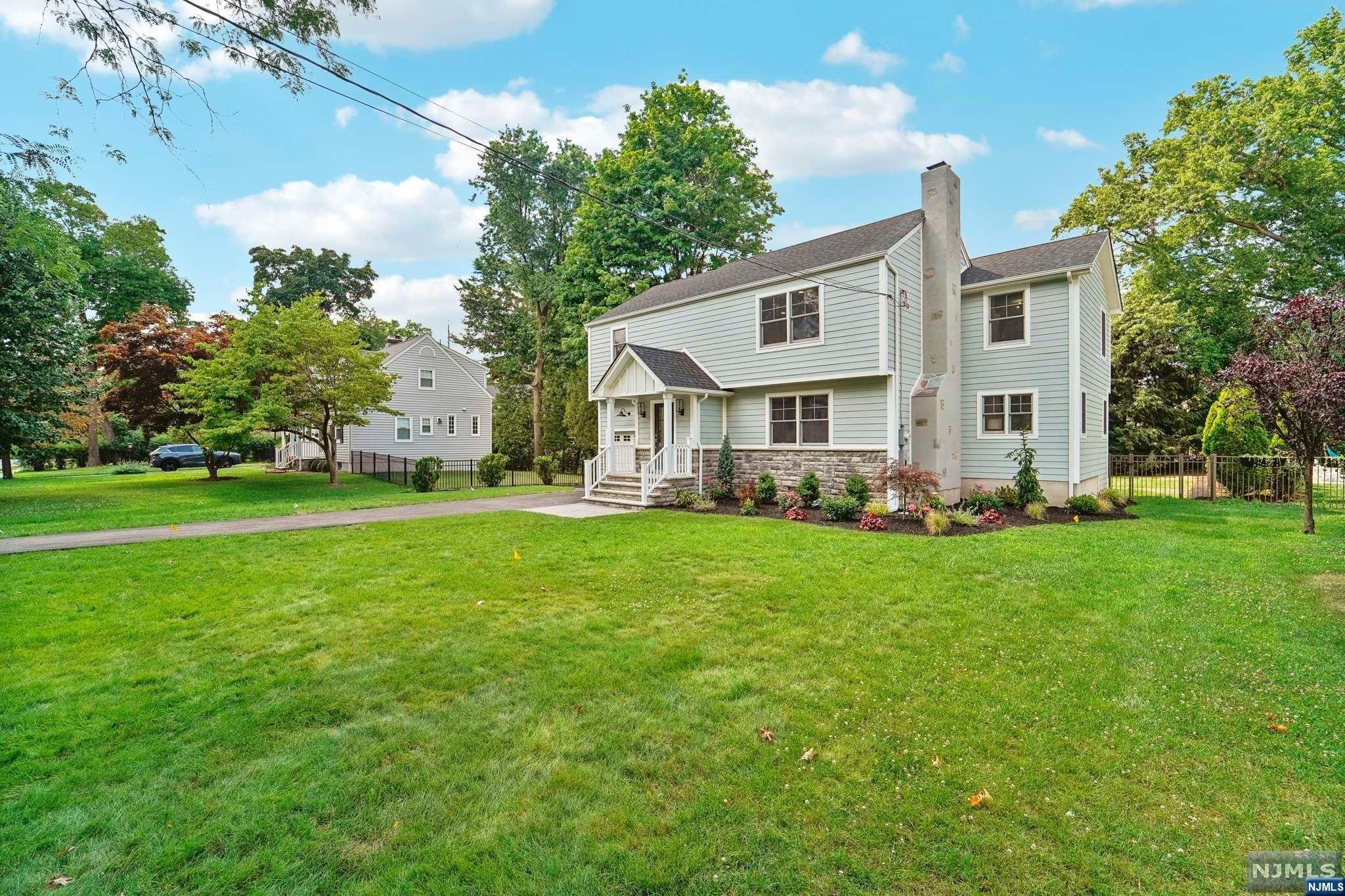 29 Waldron Avenue
