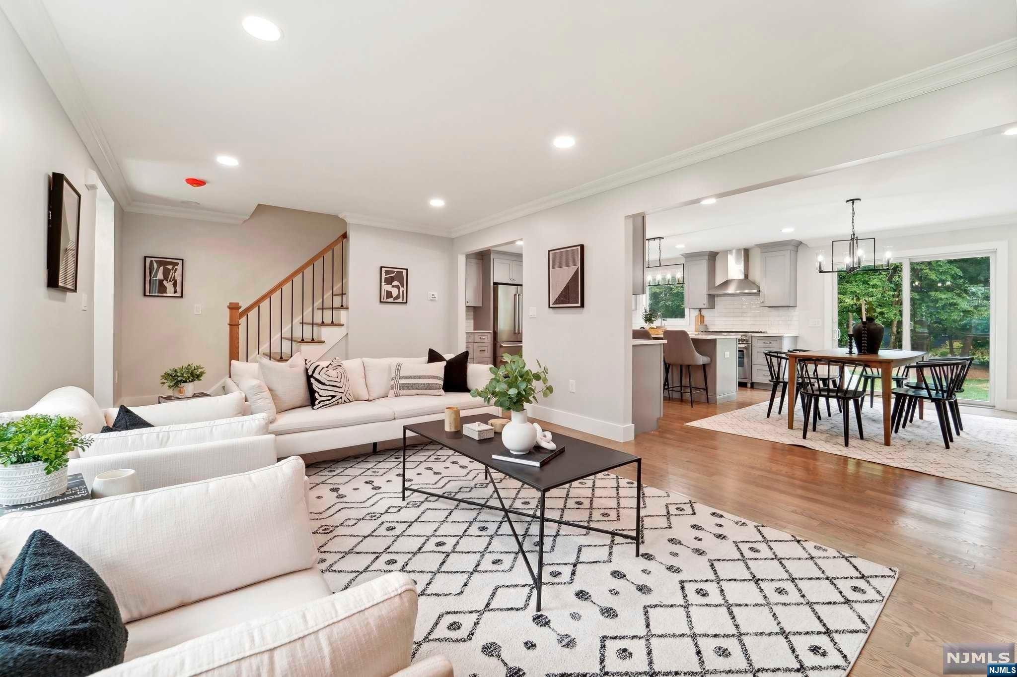 29 Waldron Avenue