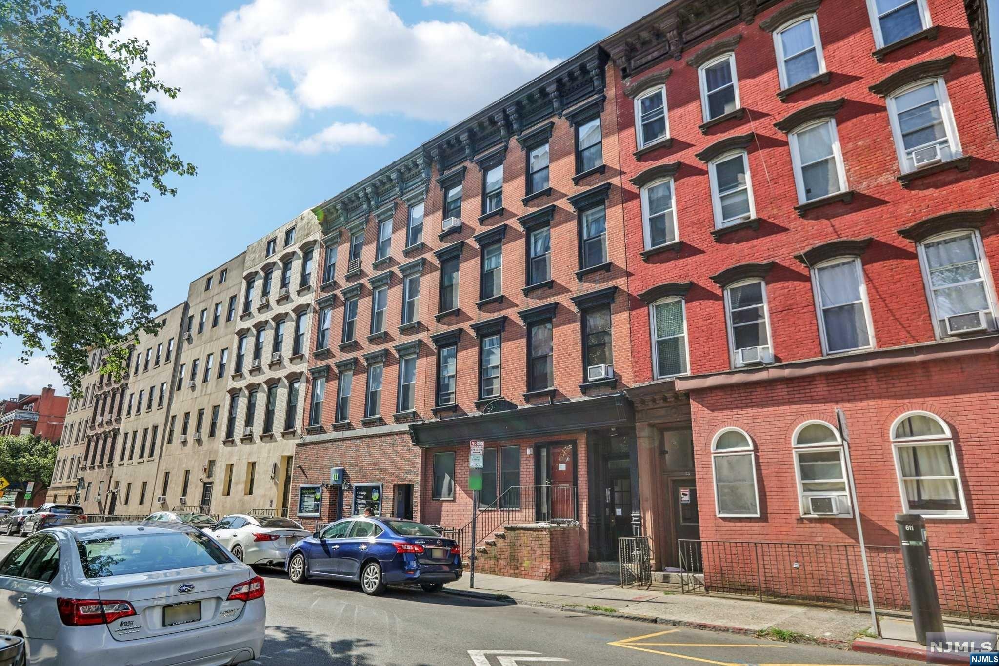 413 1st Street 4E (L)