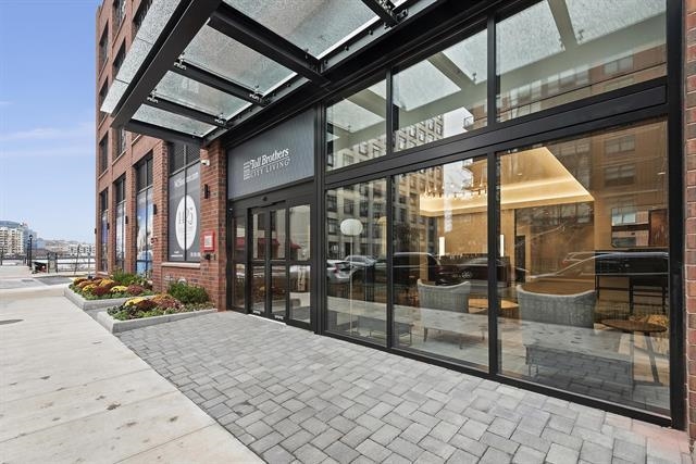 1425 HUDSON ST Unit: 11C