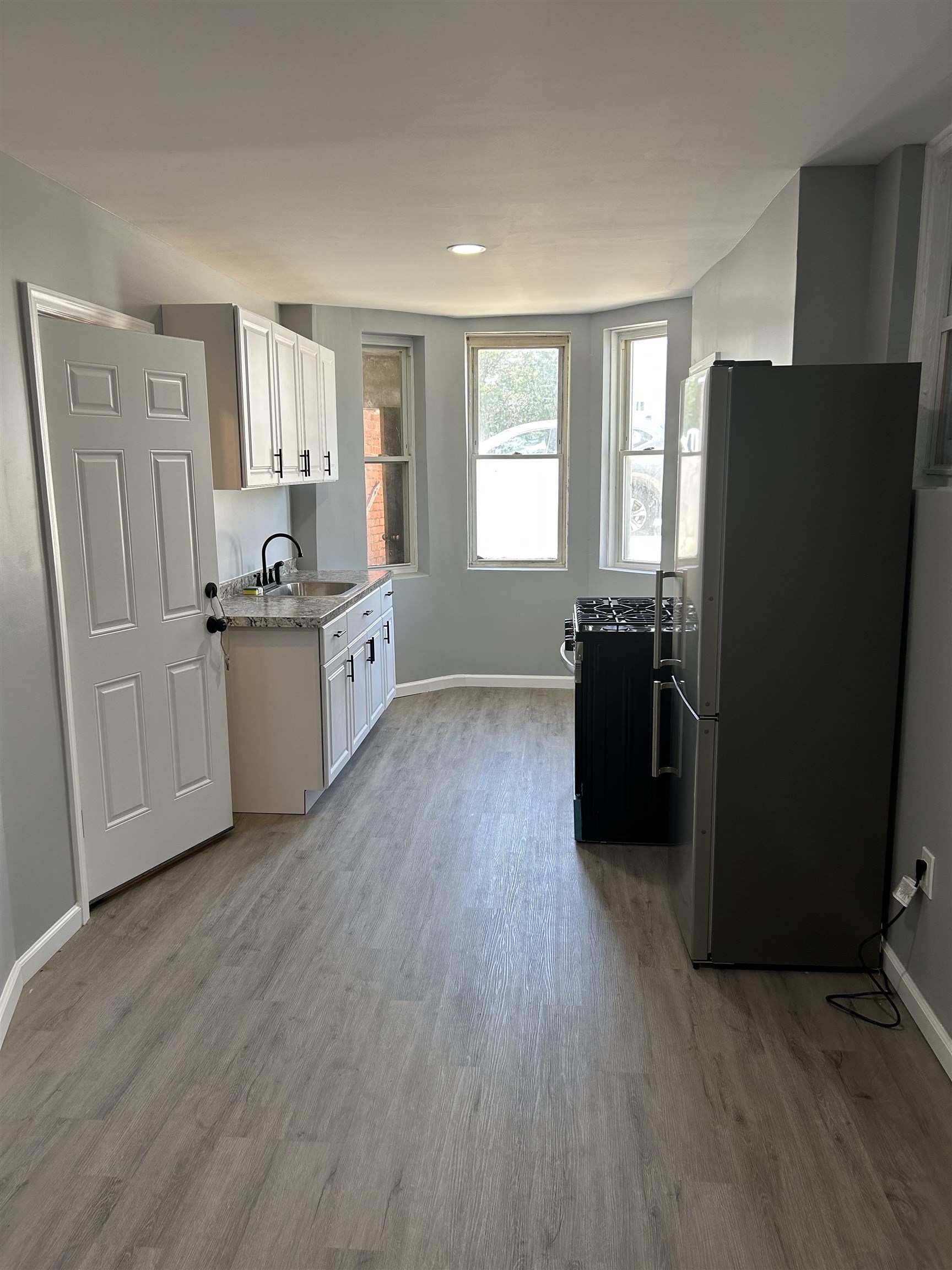 200 NUNDA AVE Unit: G