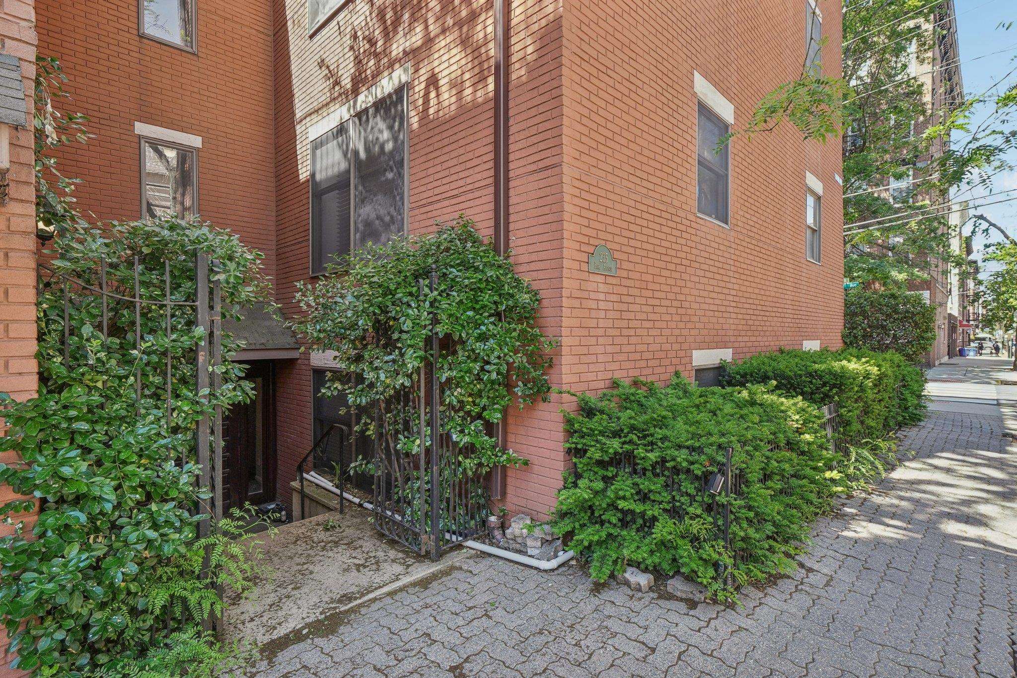 235 PARK AVE Unit: 2B