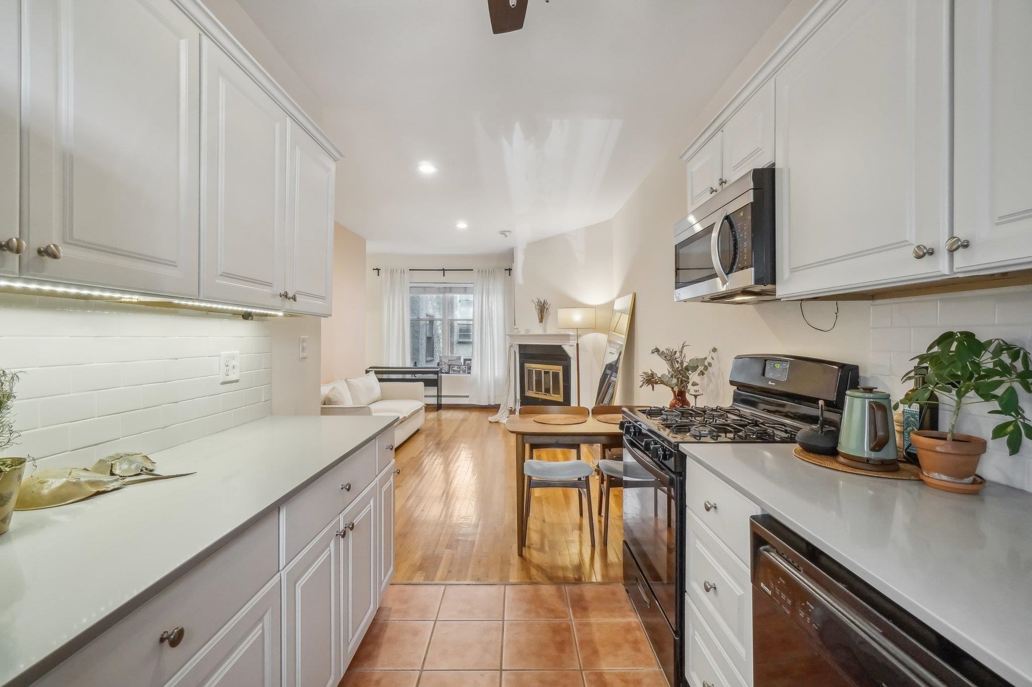 235 PARK AVE Unit: 2B
