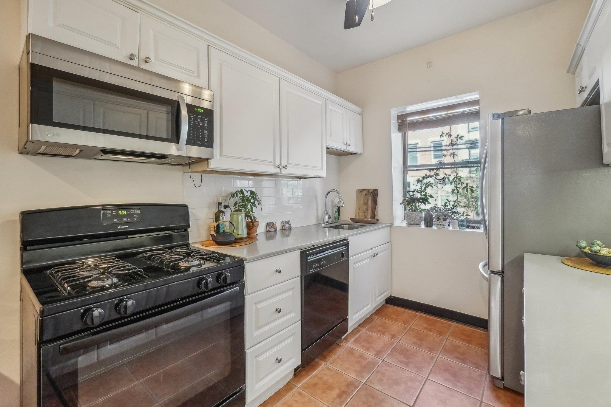 235 PARK AVE Unit: 2B