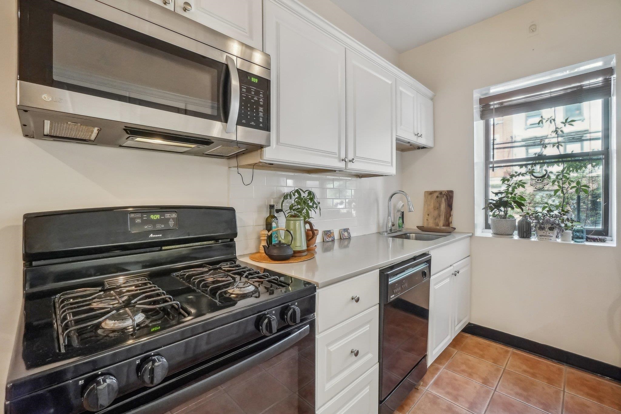 235 PARK AVE Unit: 2B