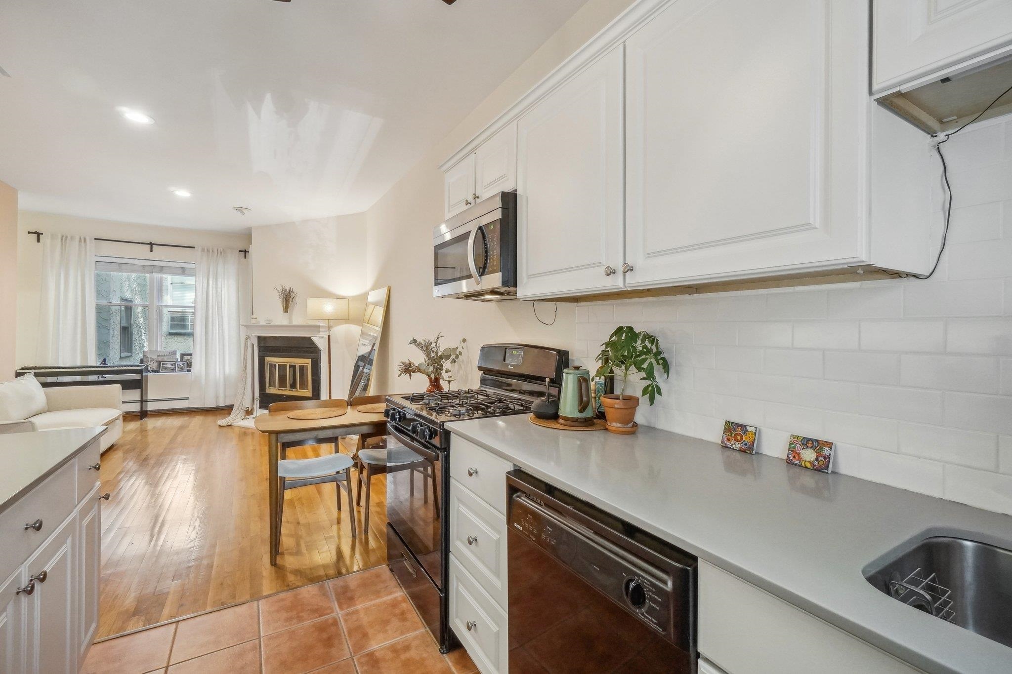 235 PARK AVE Unit: 2B