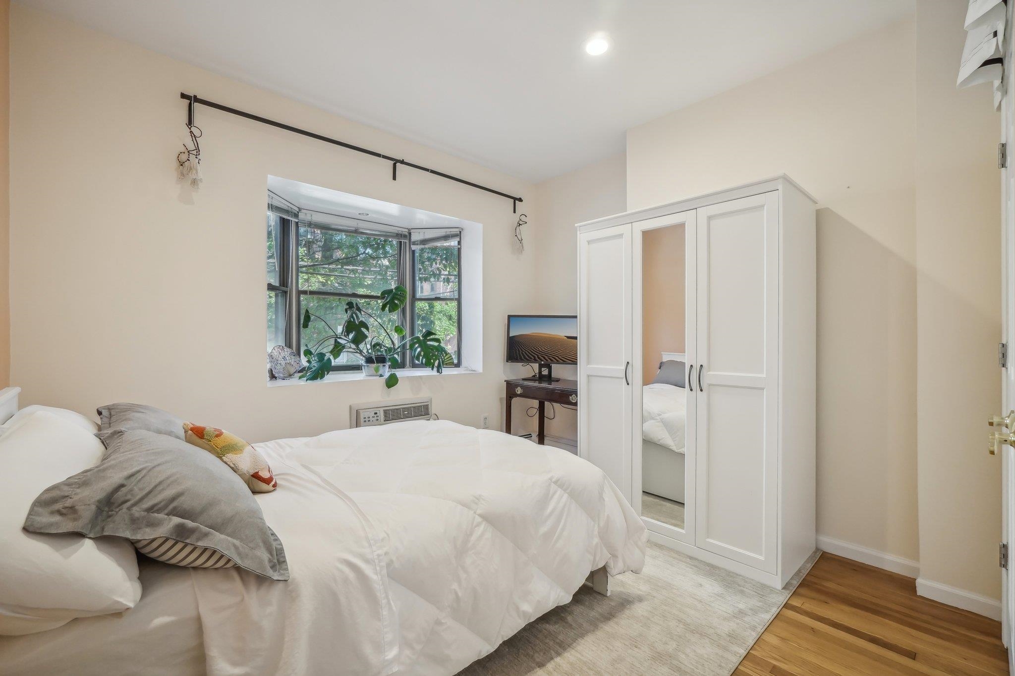 235 PARK AVE Unit: 2B