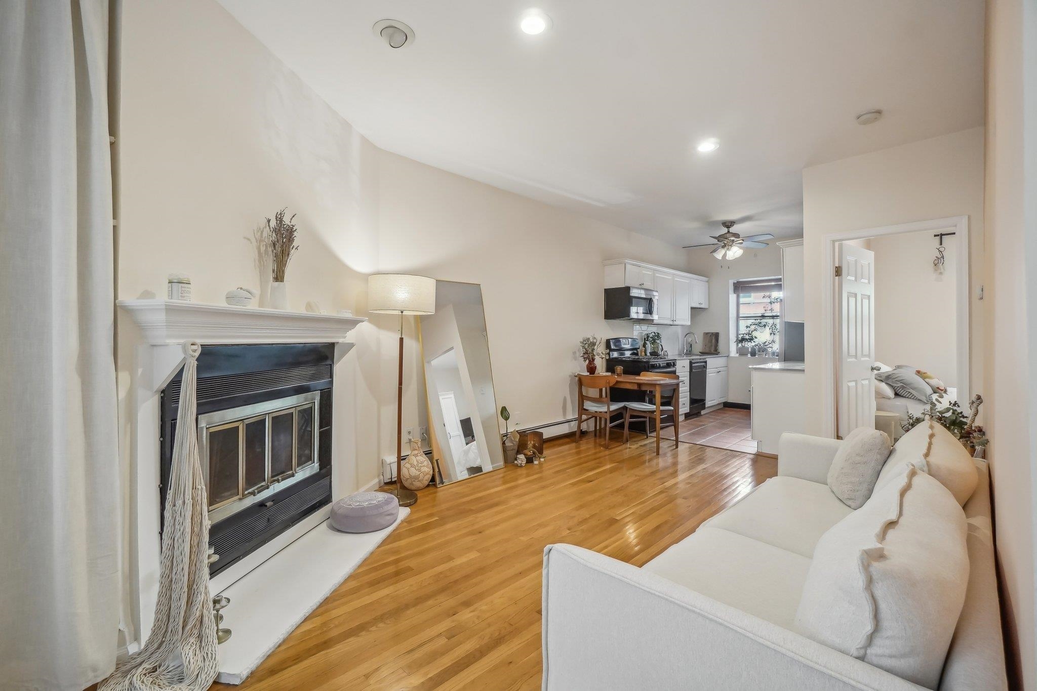 235 PARK AVE Unit: 2B