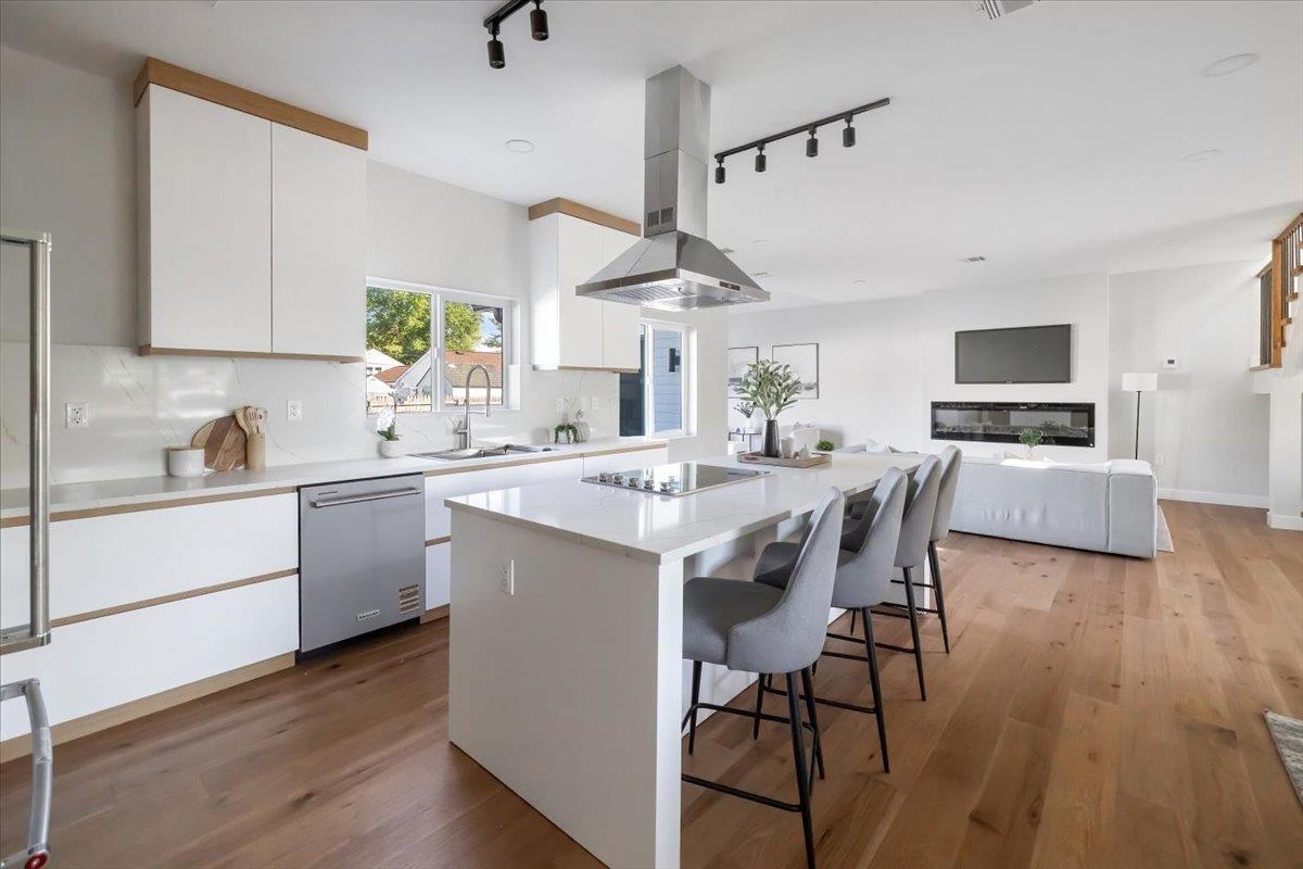 27 SULLIVAN DR