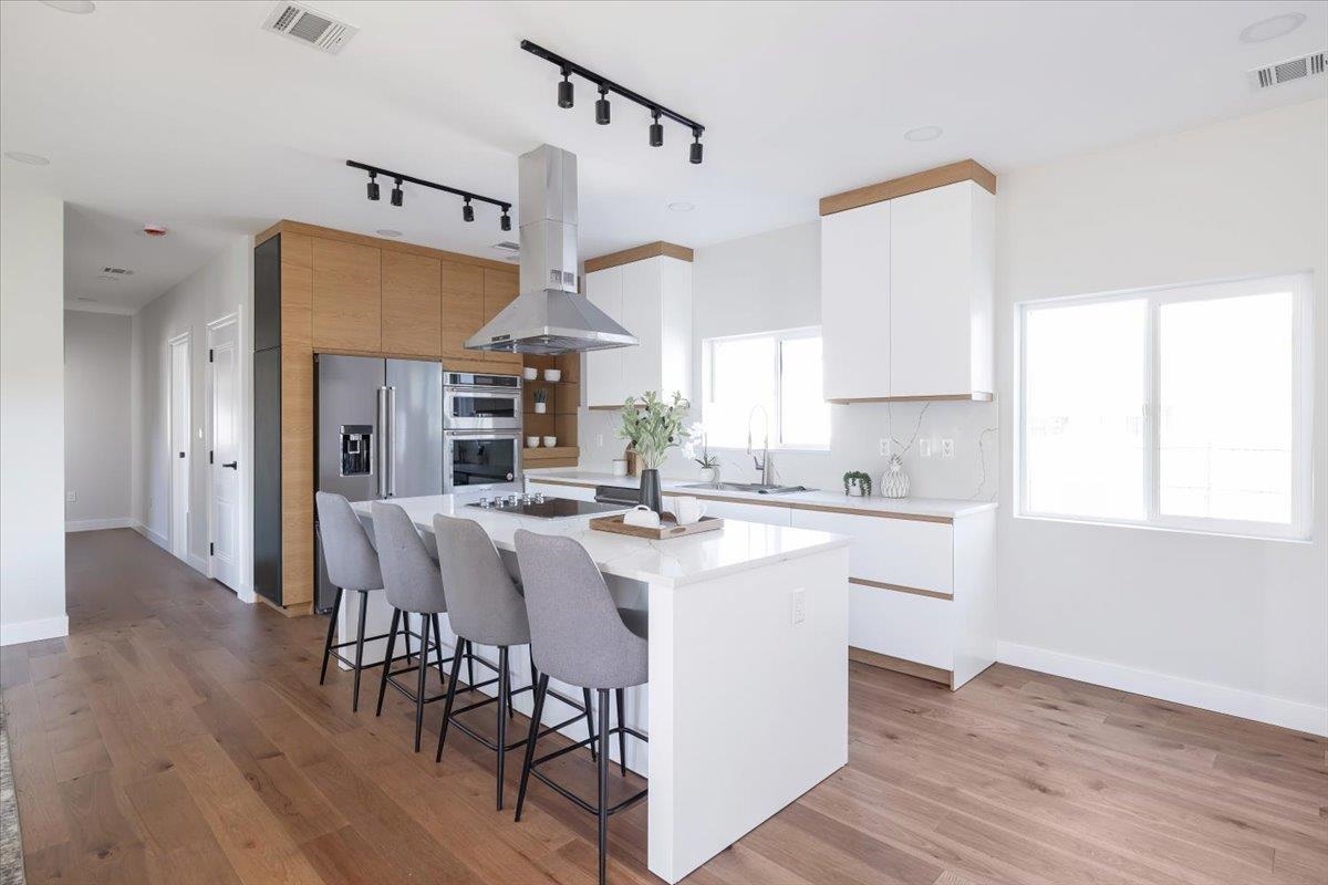 27 SULLIVAN DR