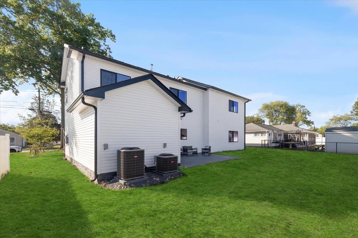 27 SULLIVAN DR