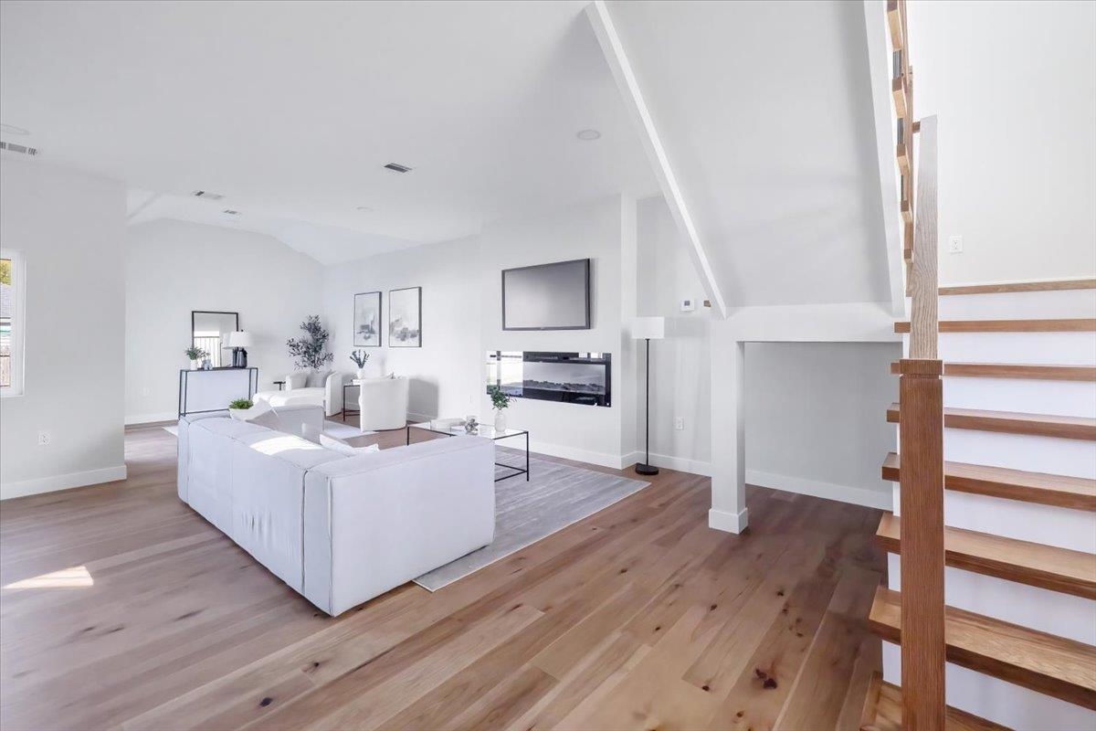 27 SULLIVAN DR