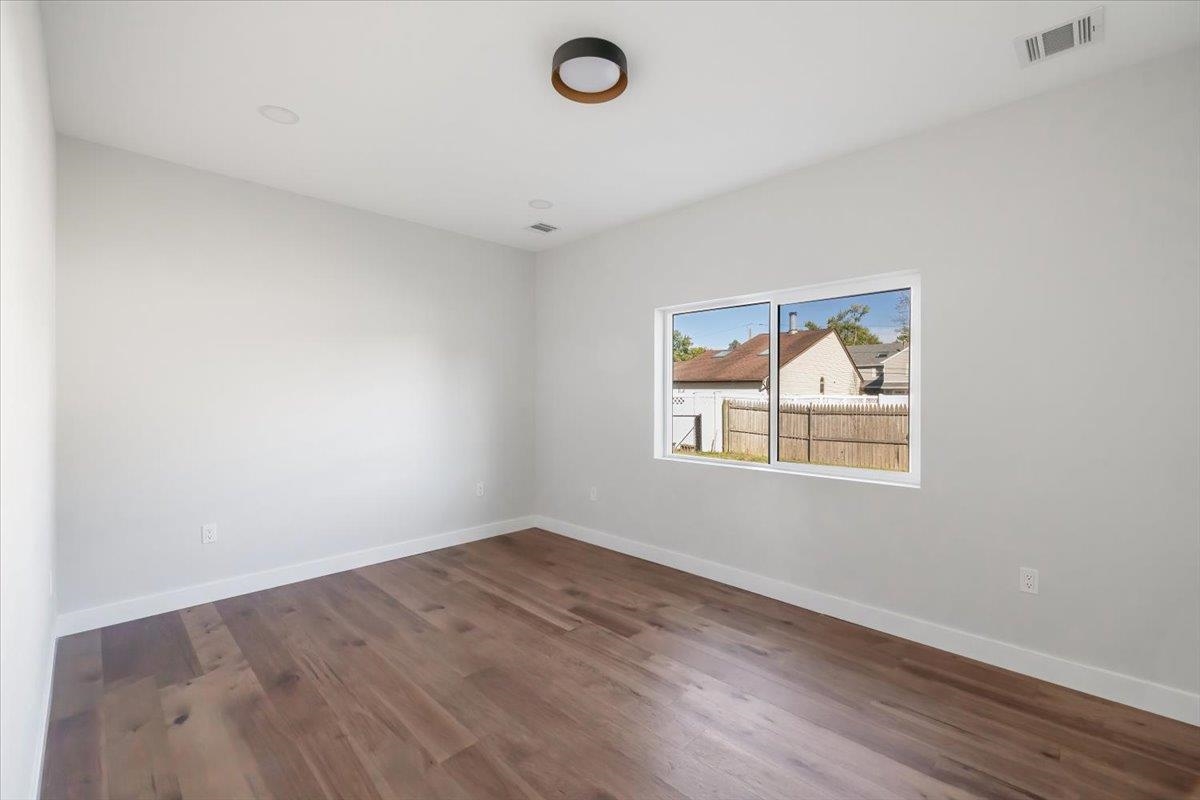 27 SULLIVAN DR