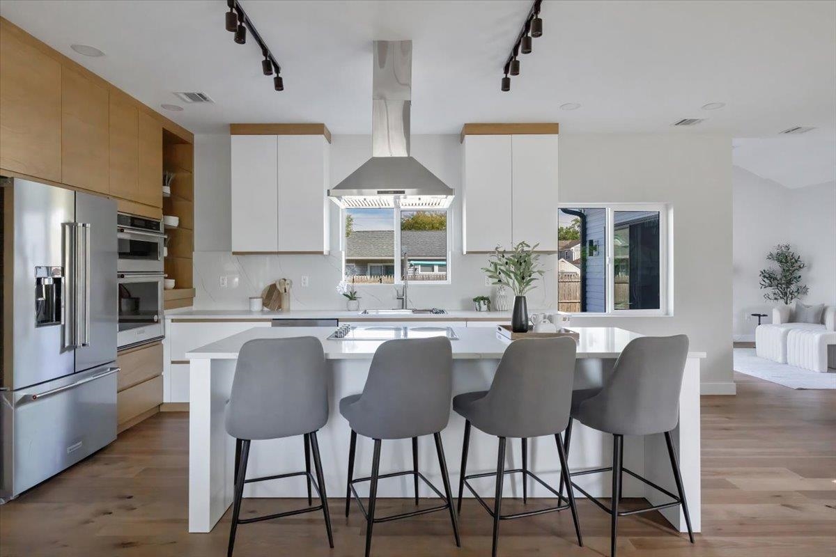 27 SULLIVAN DR