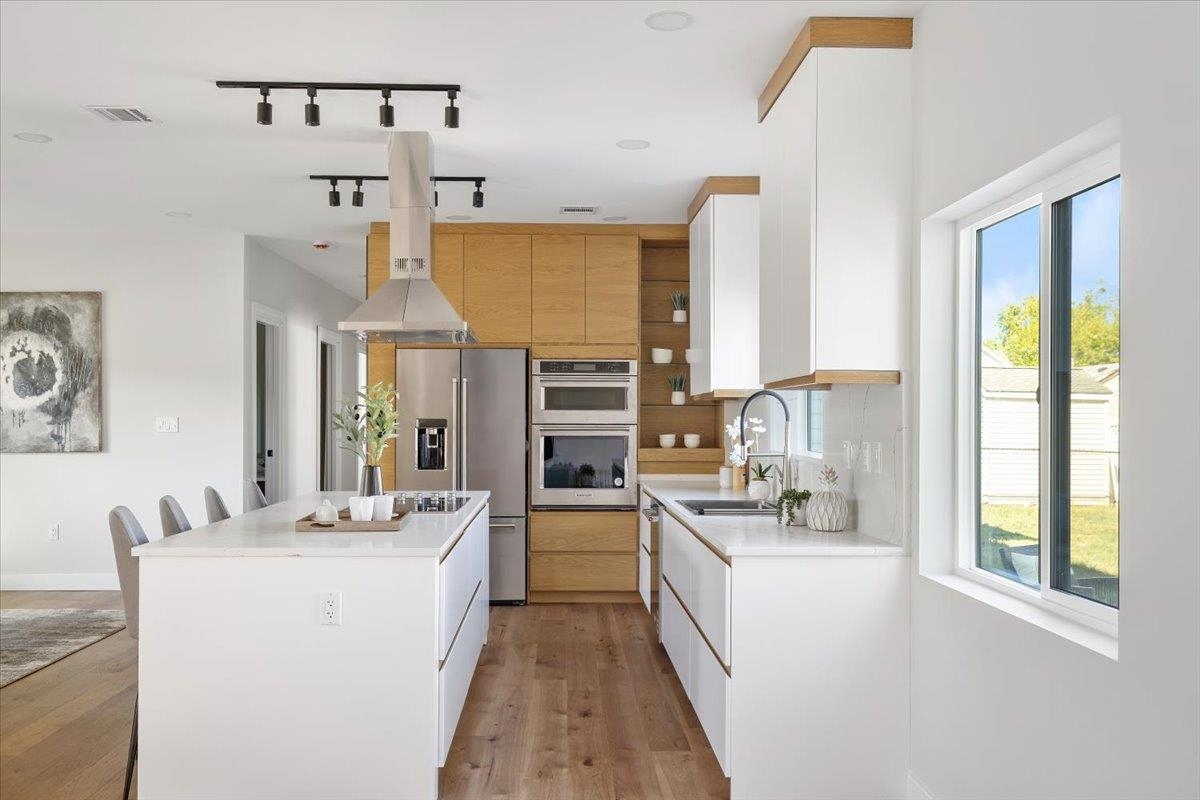 27 SULLIVAN DR