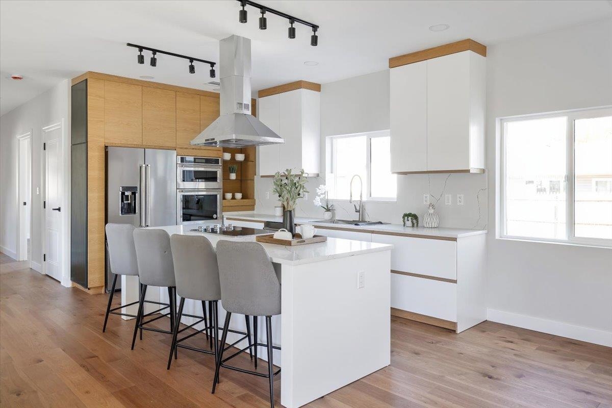 27 SULLIVAN DR