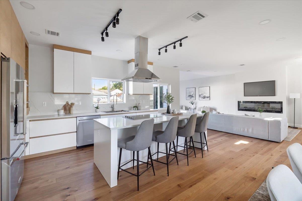 27 SULLIVAN DR