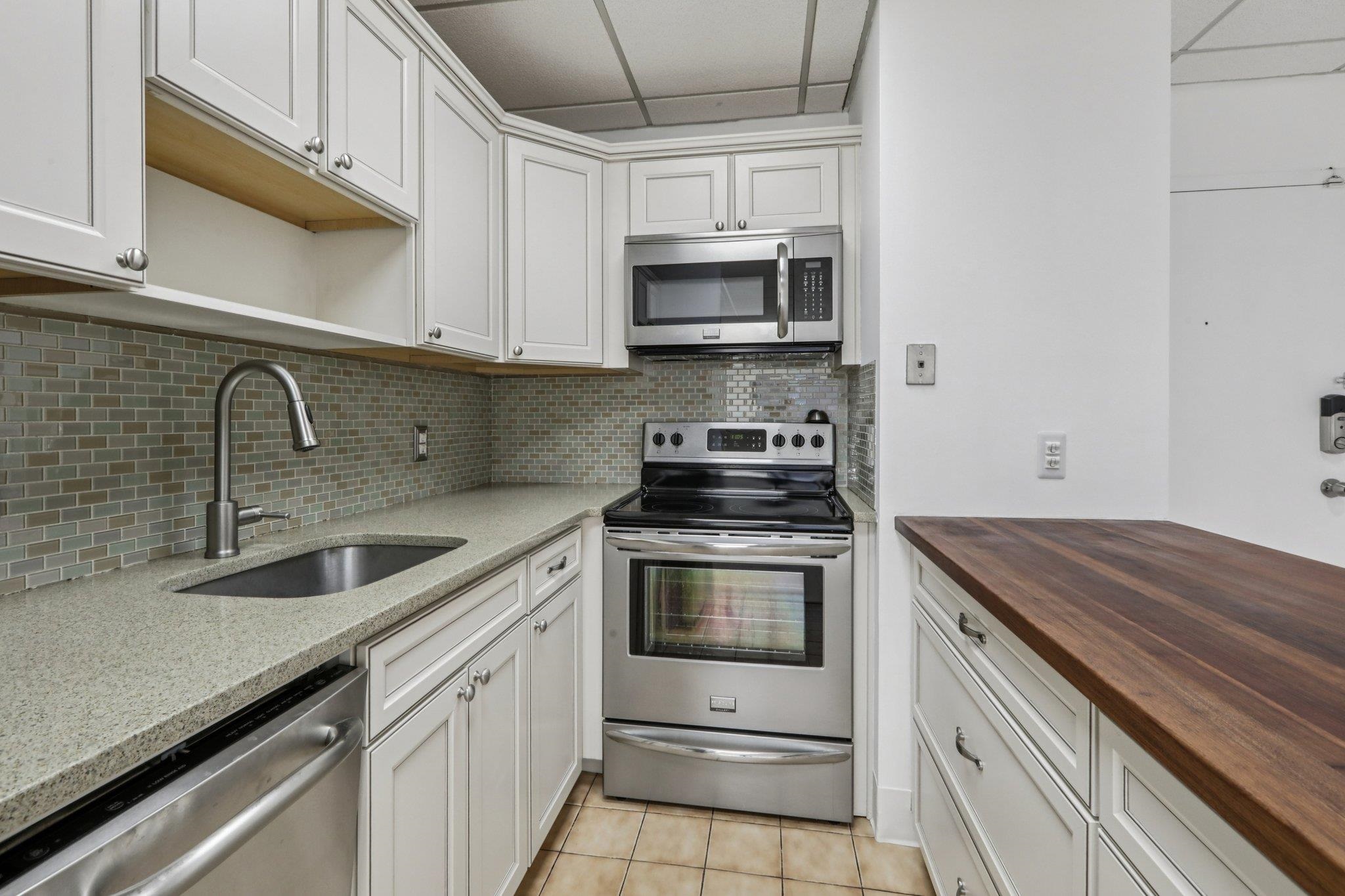 279 Clark St. VINCENT AVE Unit: A7