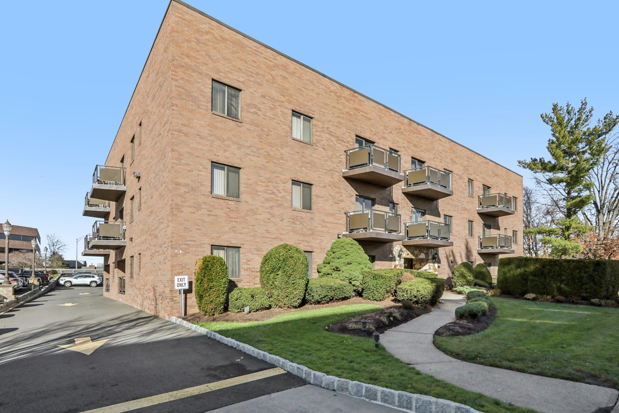 279 Clark St. VINCENT AVE Unit: A7