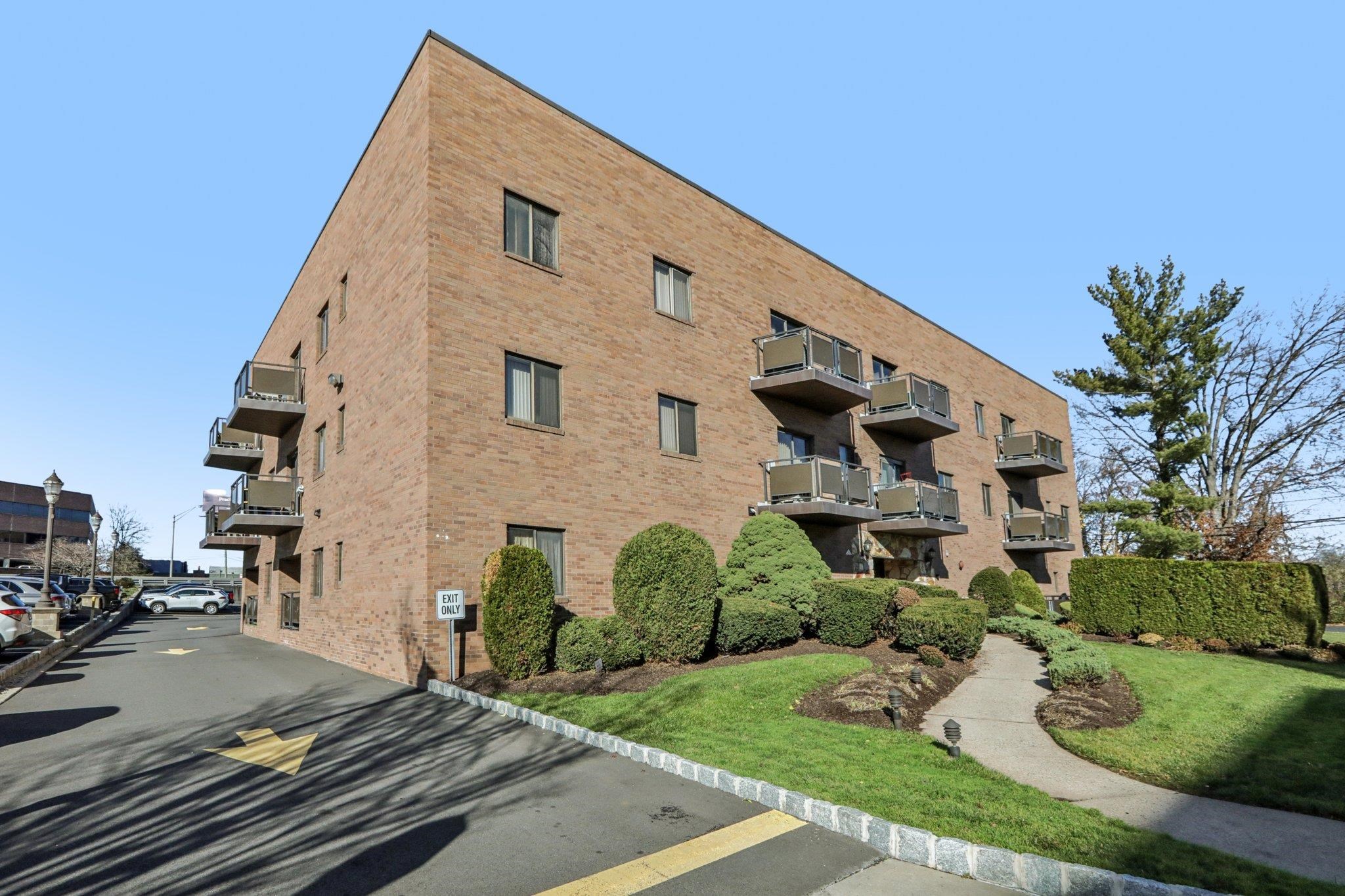 279 Clark St. VINCENT AVE Unit: A7