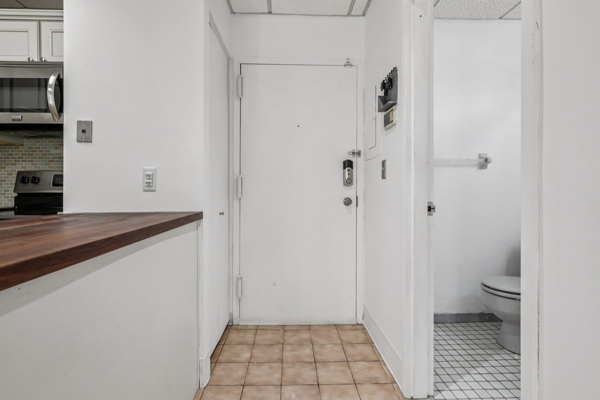 279 Clark St. VINCENT AVE Unit: A7