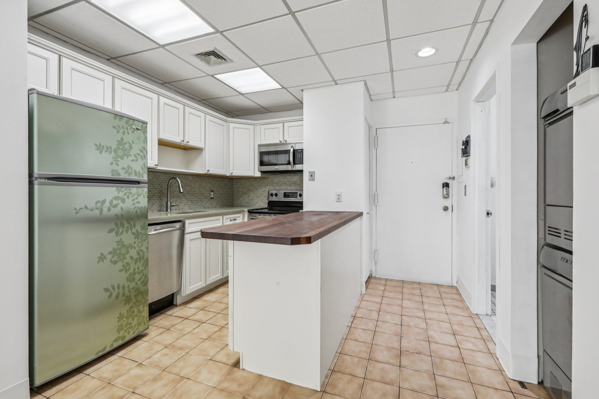 279 Clark St. VINCENT AVE Unit: A7